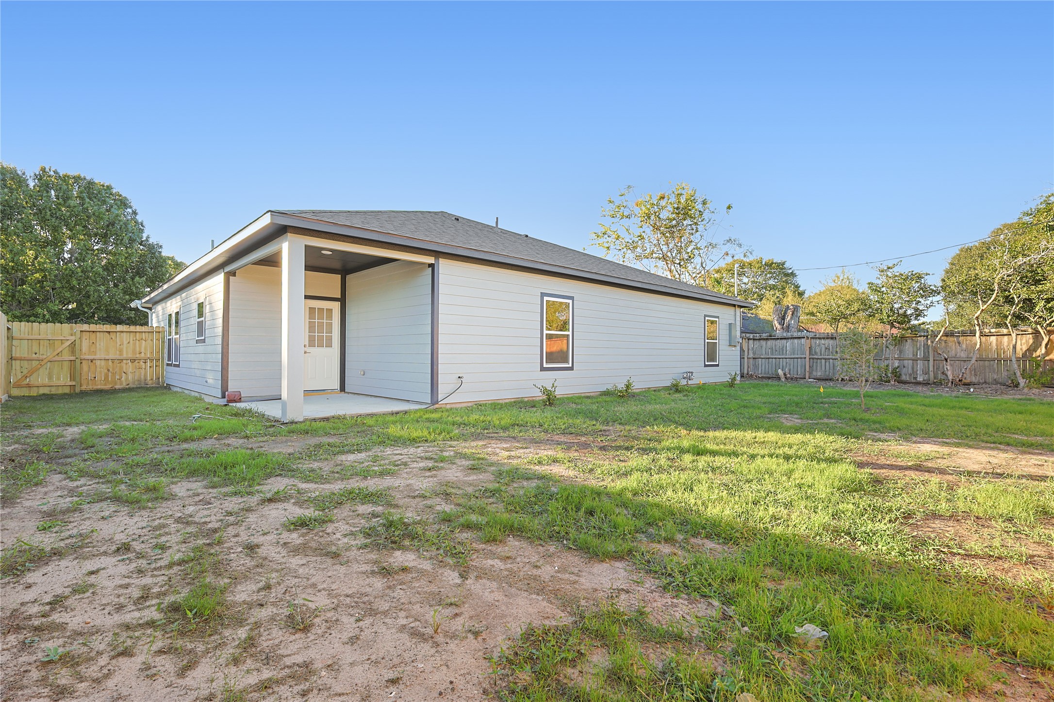 2315 Cedar Street Property Photo 5