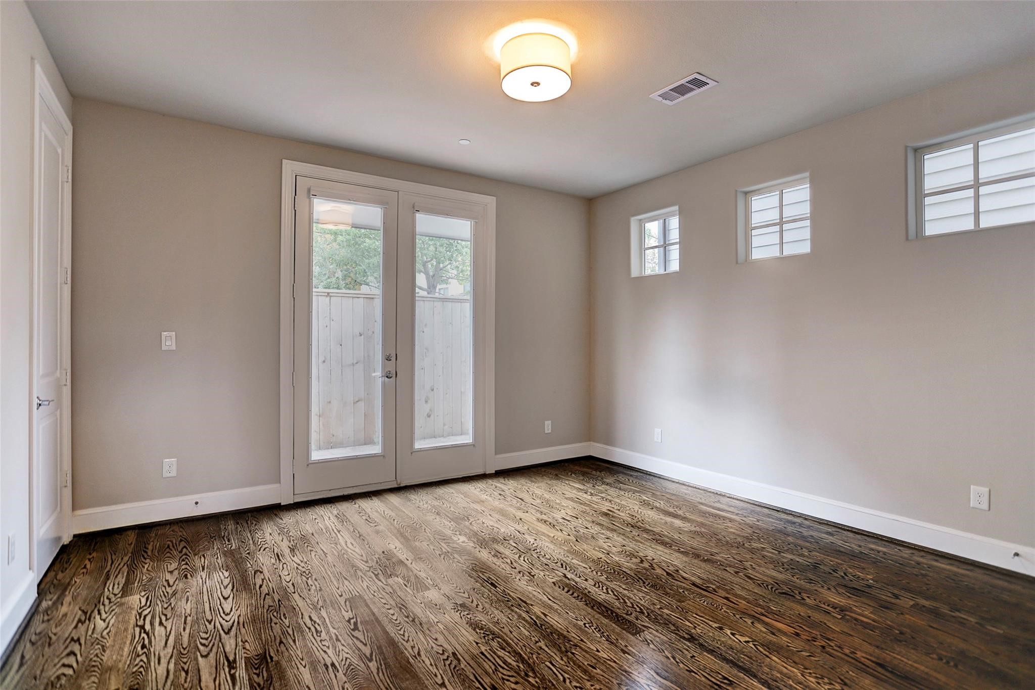 4206 Eigel Street Property Photo 3