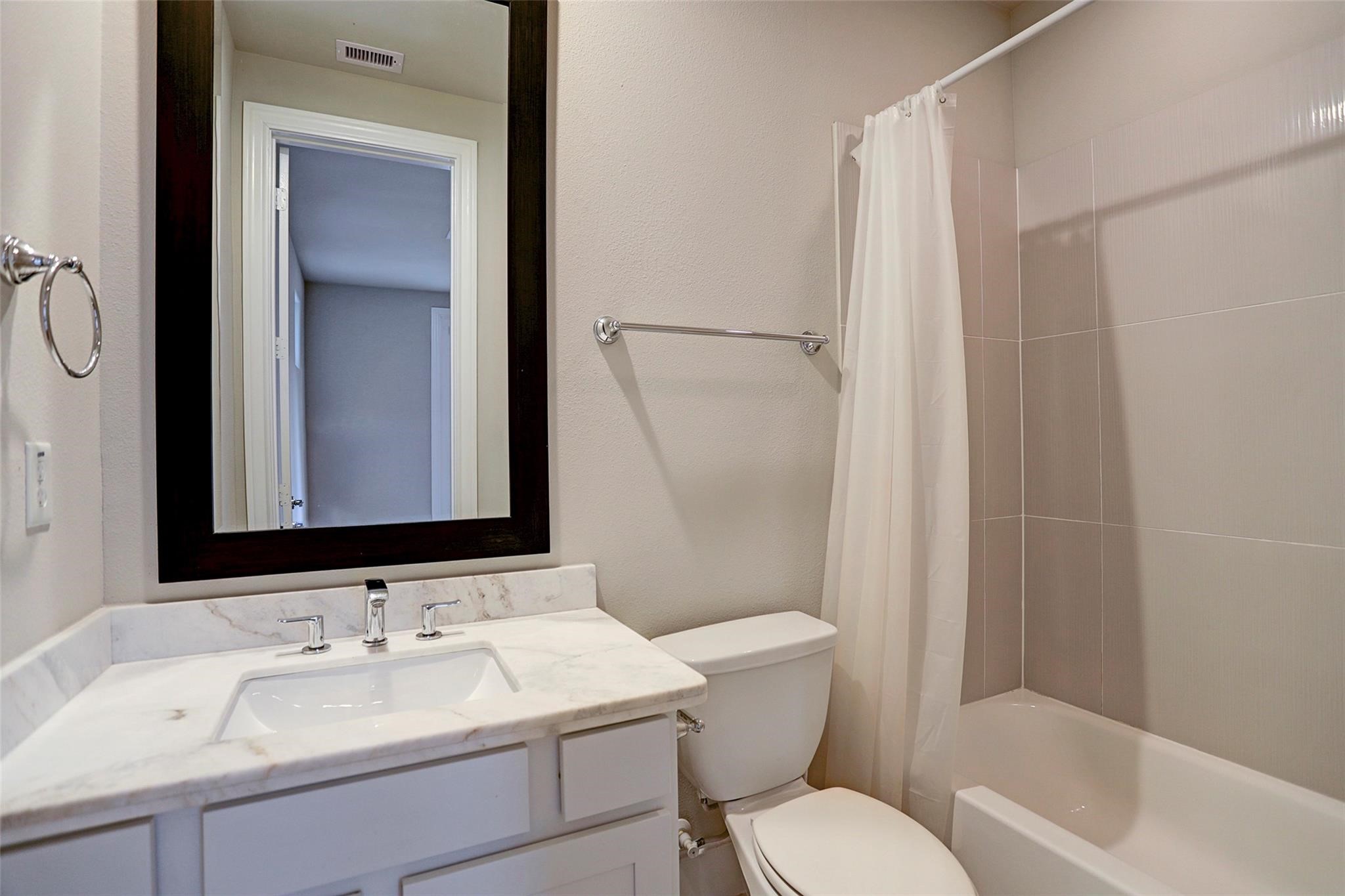 4206 Eigel Street Property Photo 5
