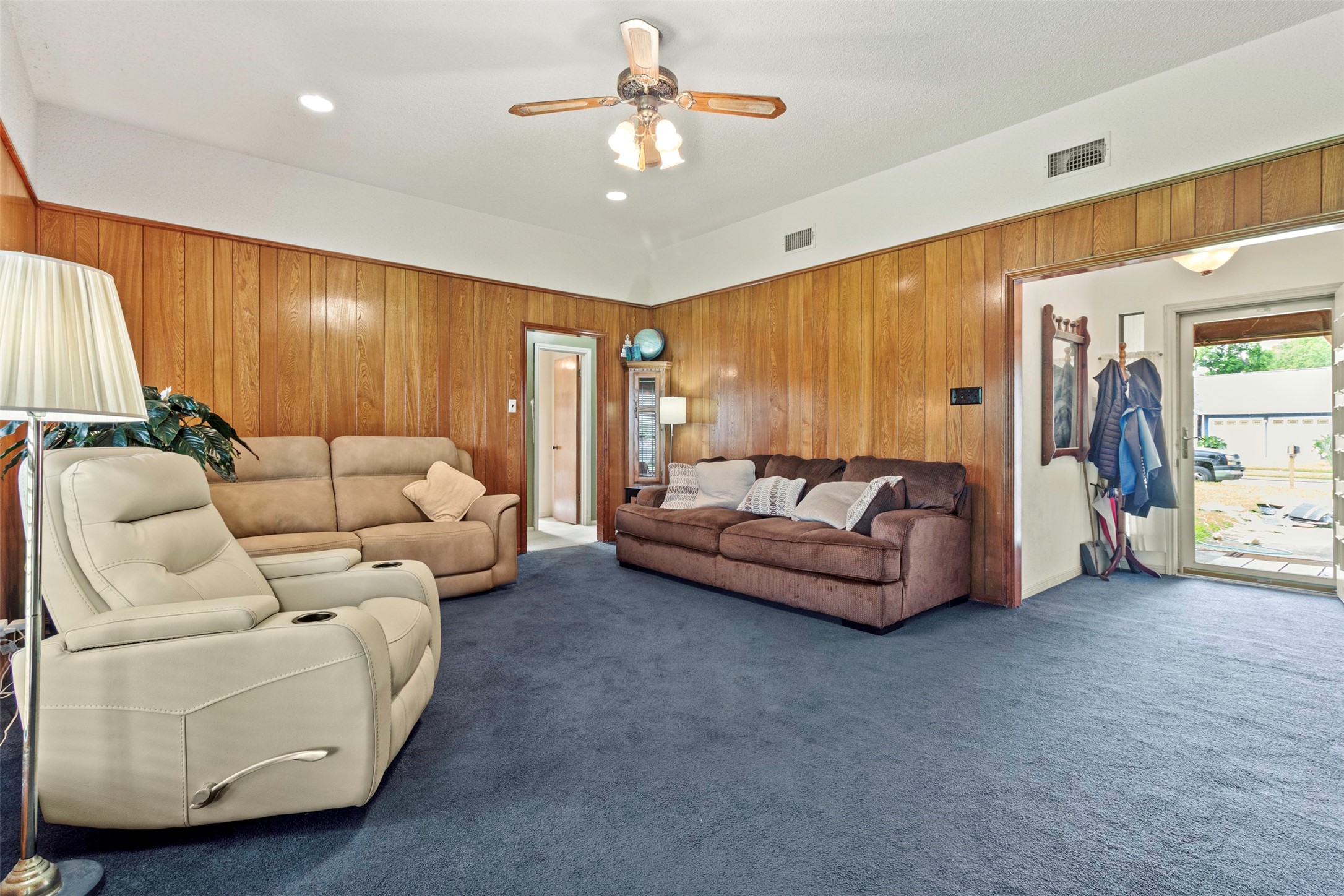 206 Stanford Street Property Photo 7