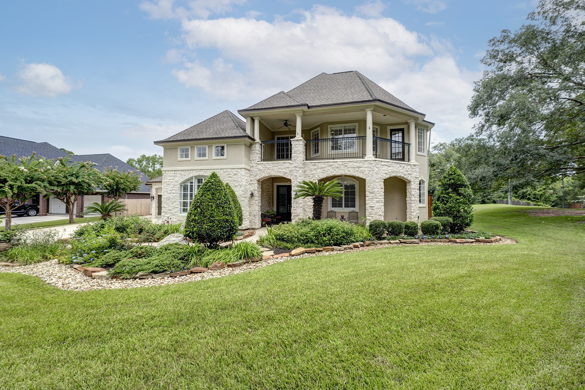 15202 Hilltop View Drive Property Photo 1