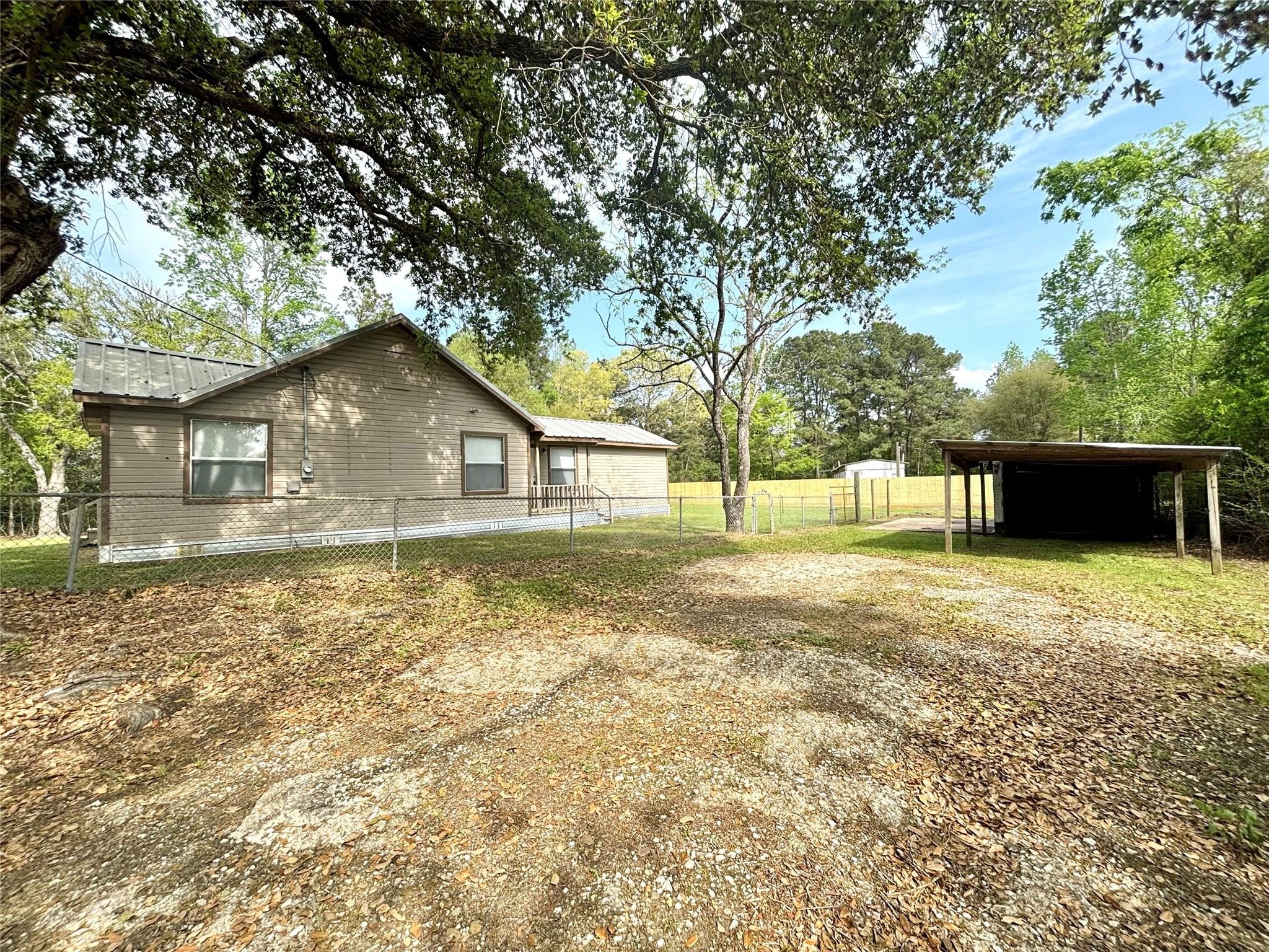 909 W Elder Property Photo 4