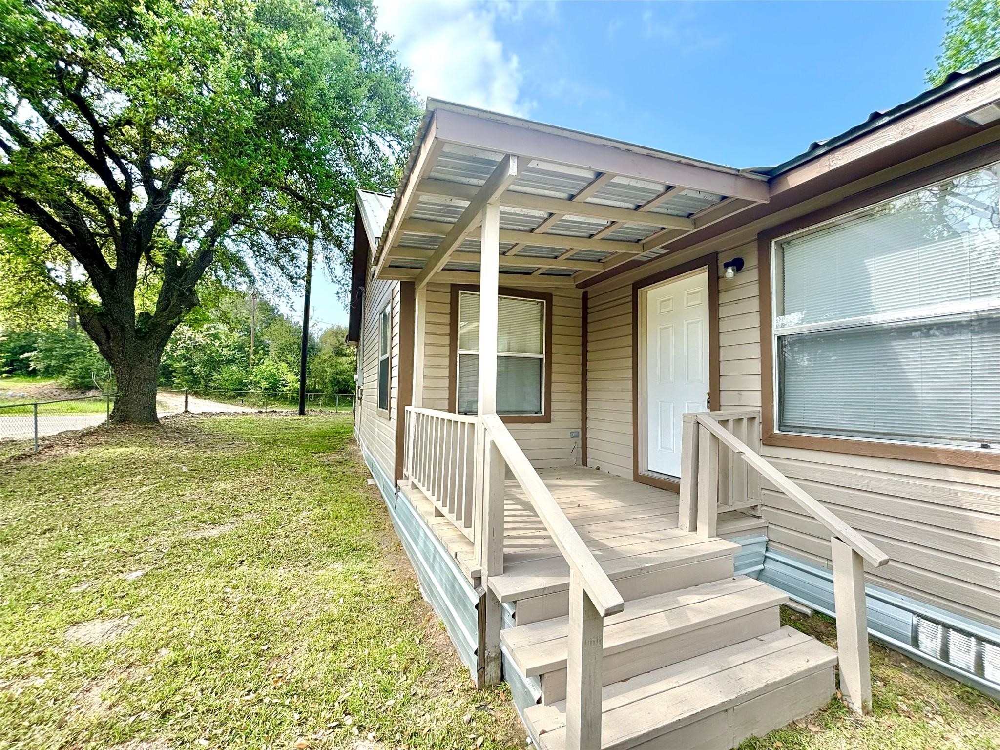 909 W Elder Property Photo 7