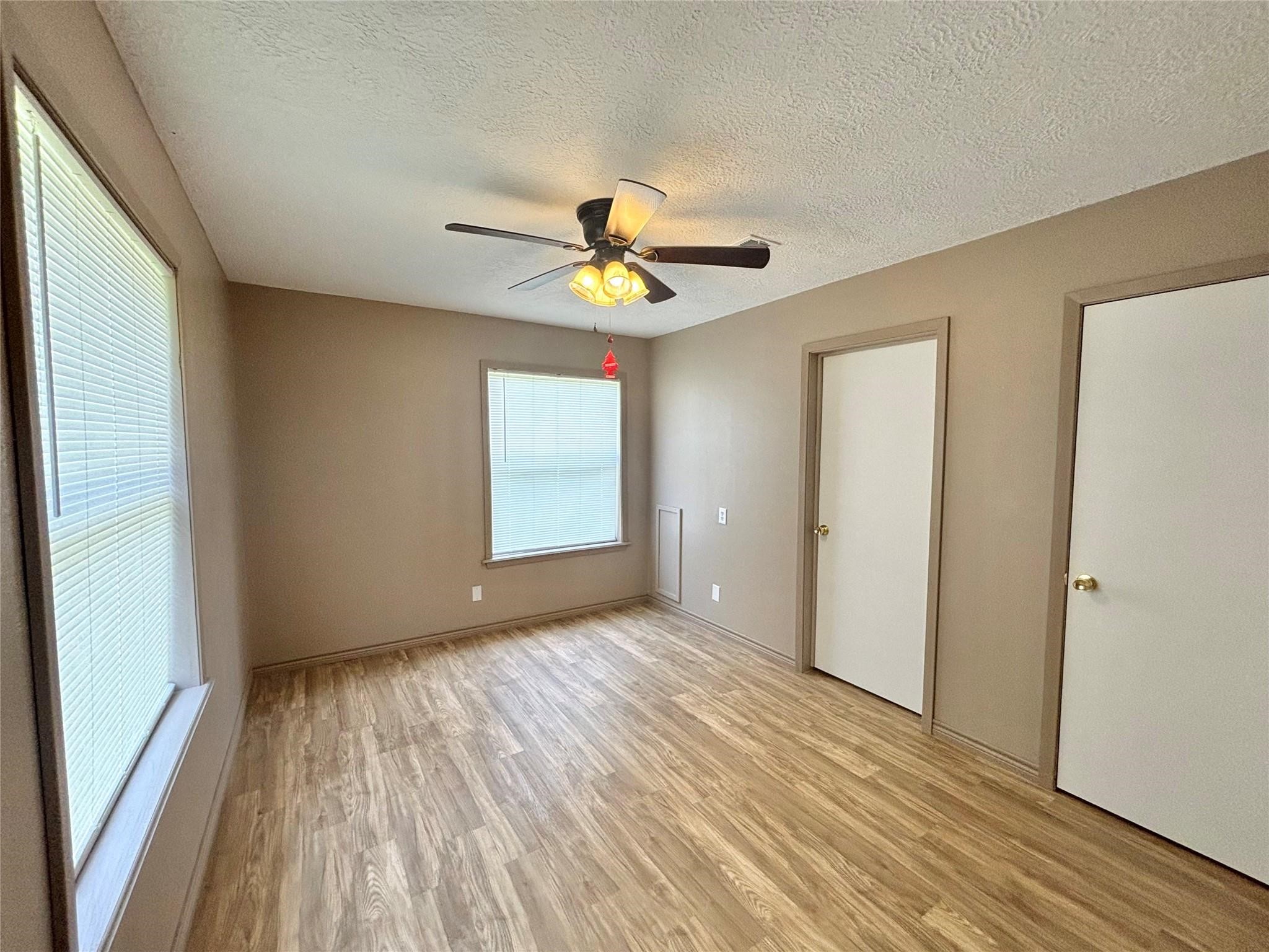 909 W Elder Property Photo 10