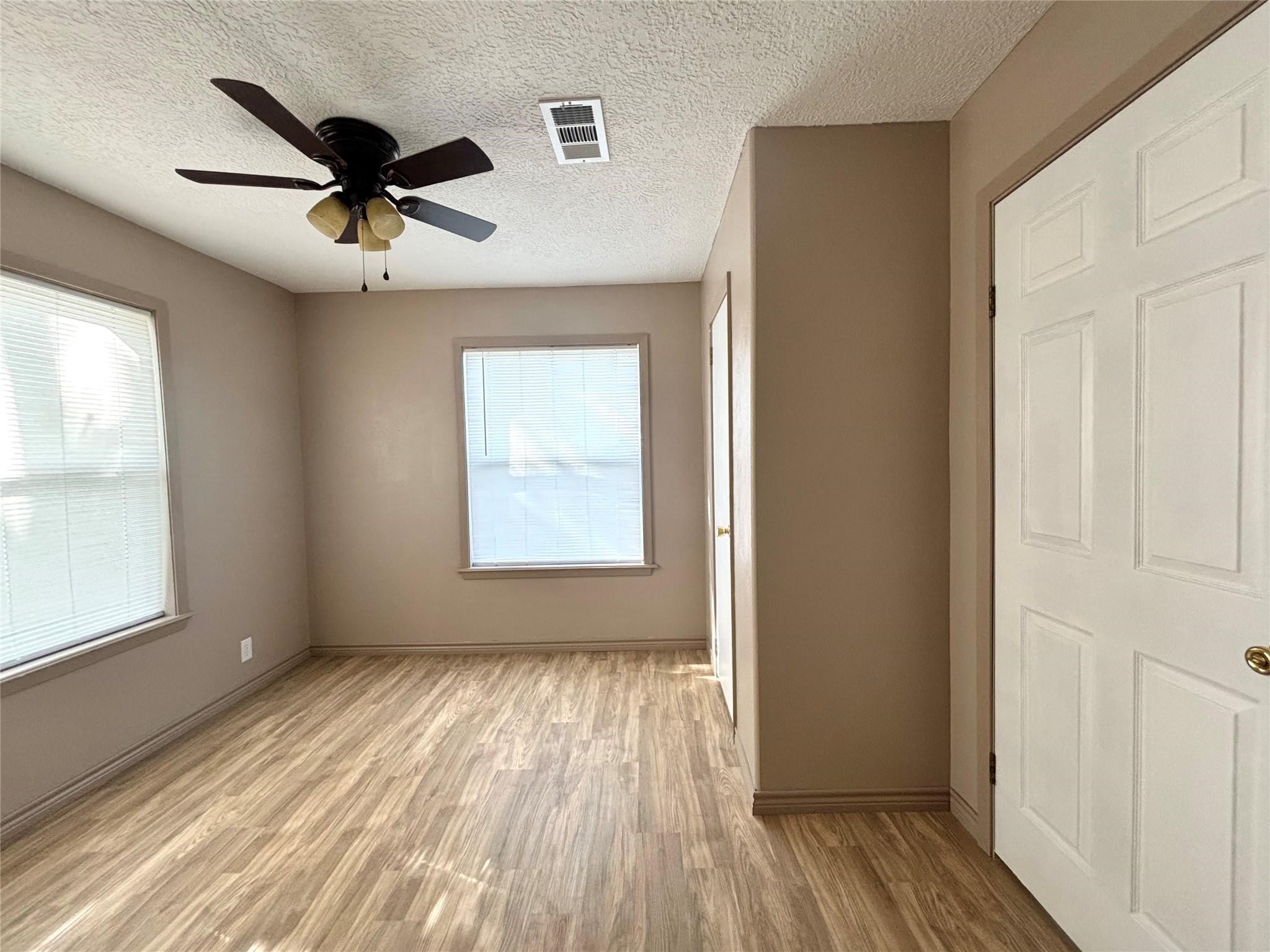 909 W Elder Property Photo 16
