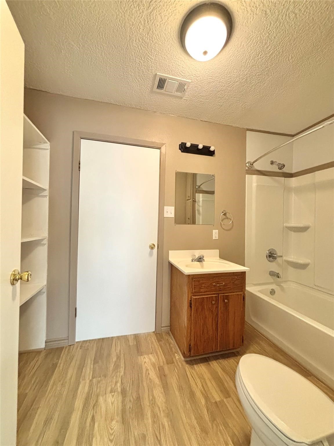 909 W Elder Property Photo 18