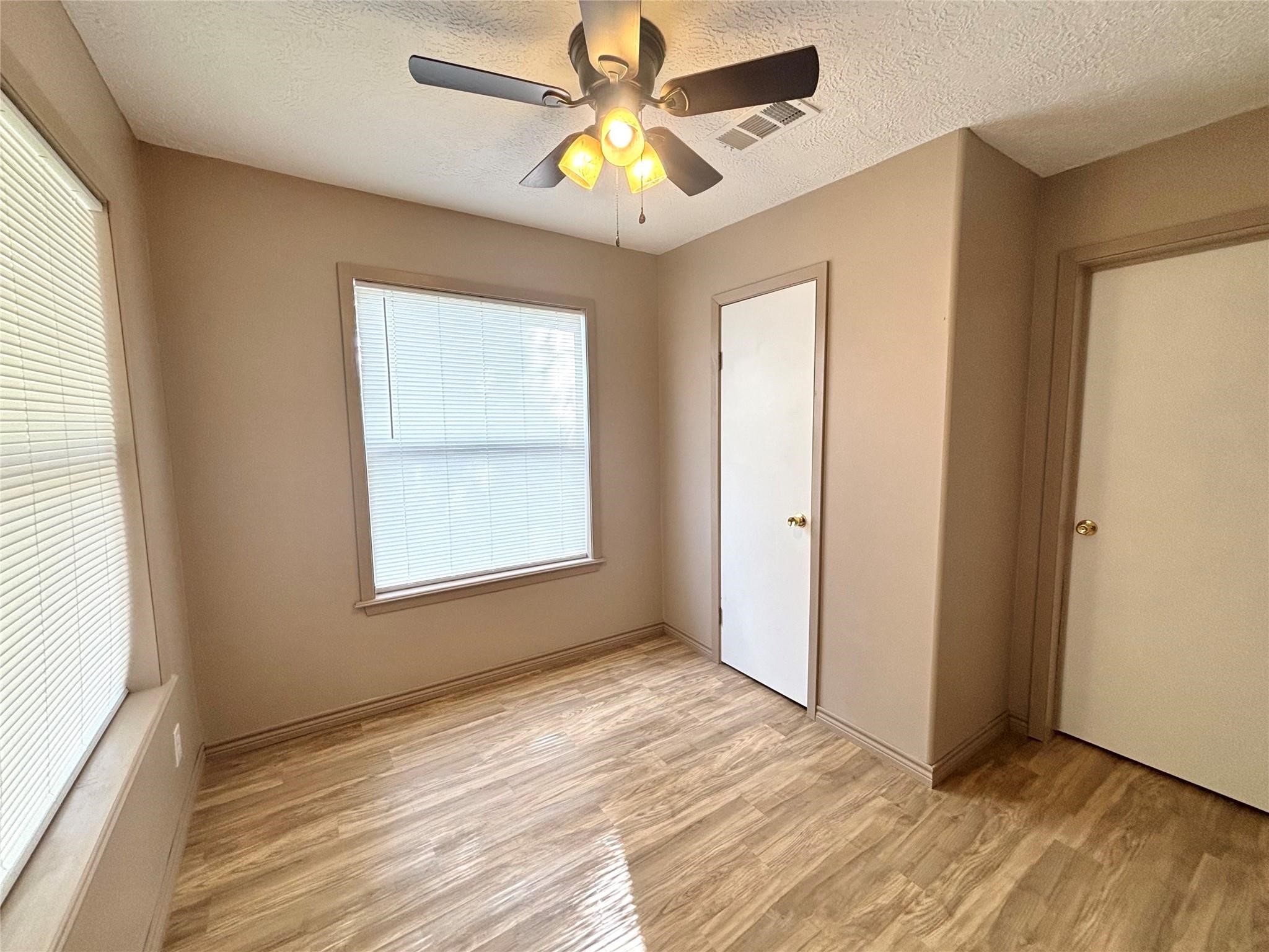 909 W Elder Property Photo 19