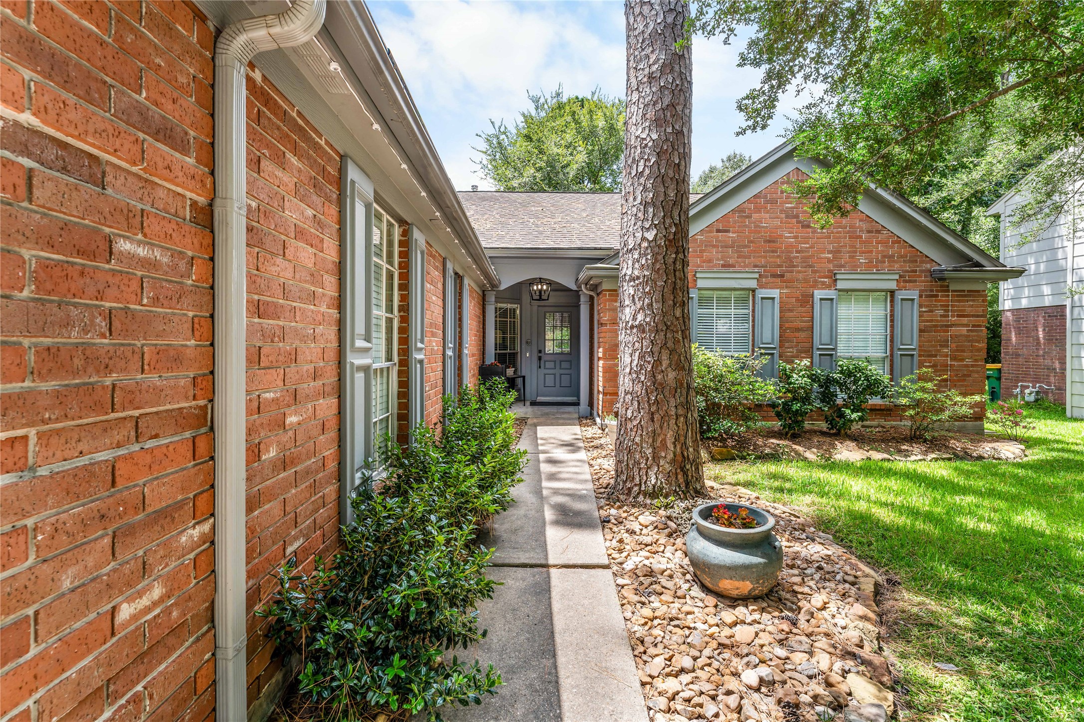 99 S Village Knoll Circle Property Photo 7