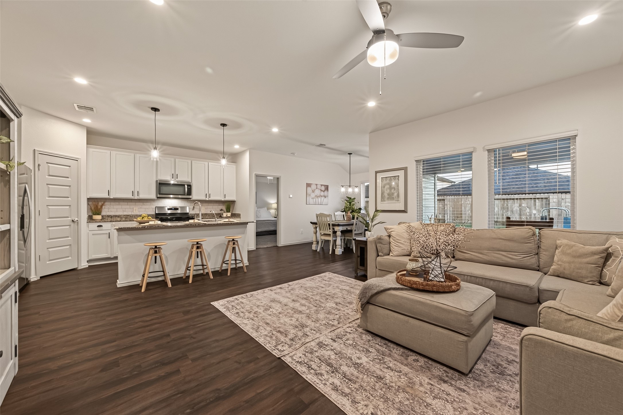 9713 Wall Street Property Photo 2