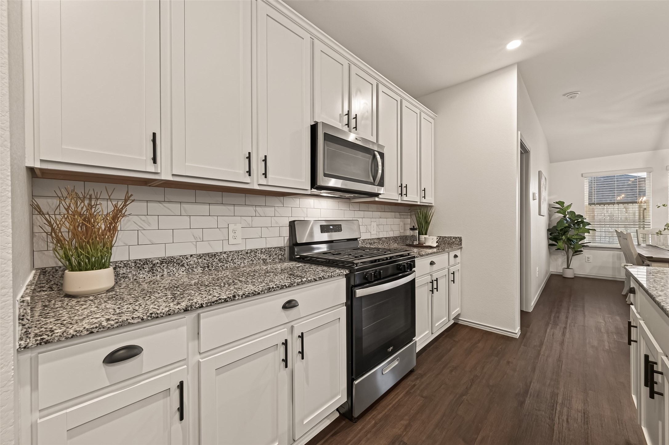 9713 Wall Street Property Photo 7