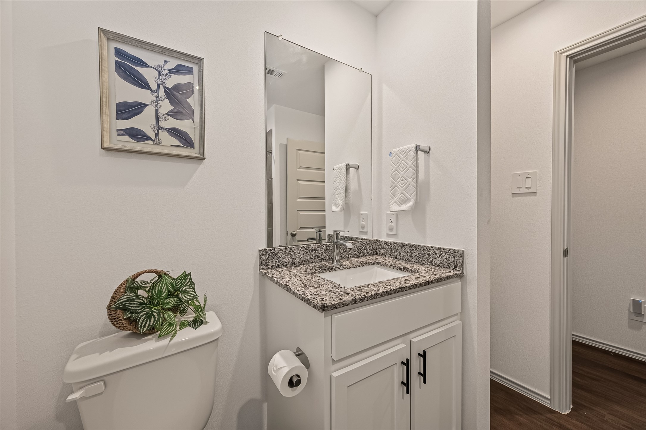 9713 Wall Street Property Photo 20