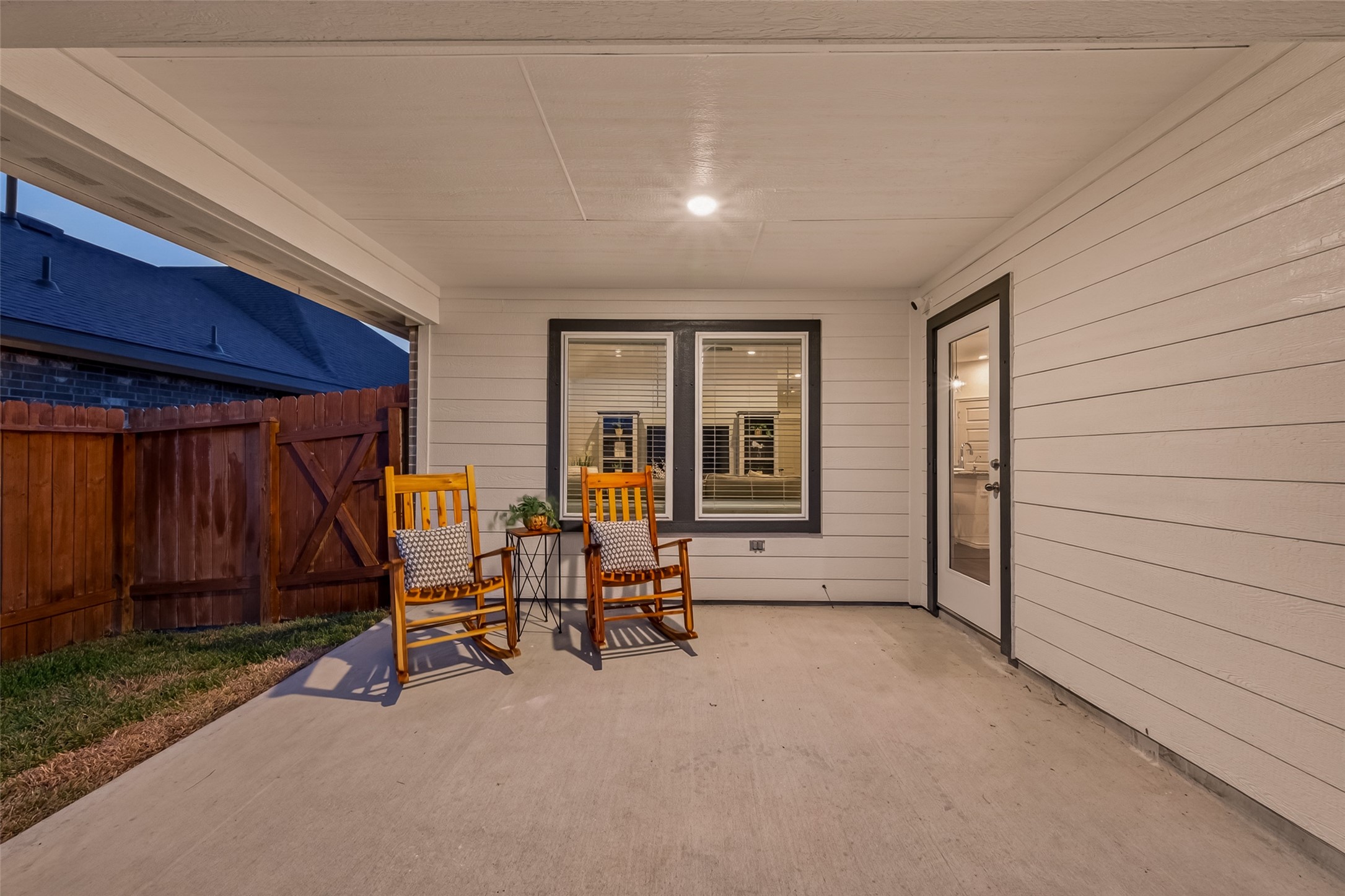 9713 Wall Street Property Photo 23