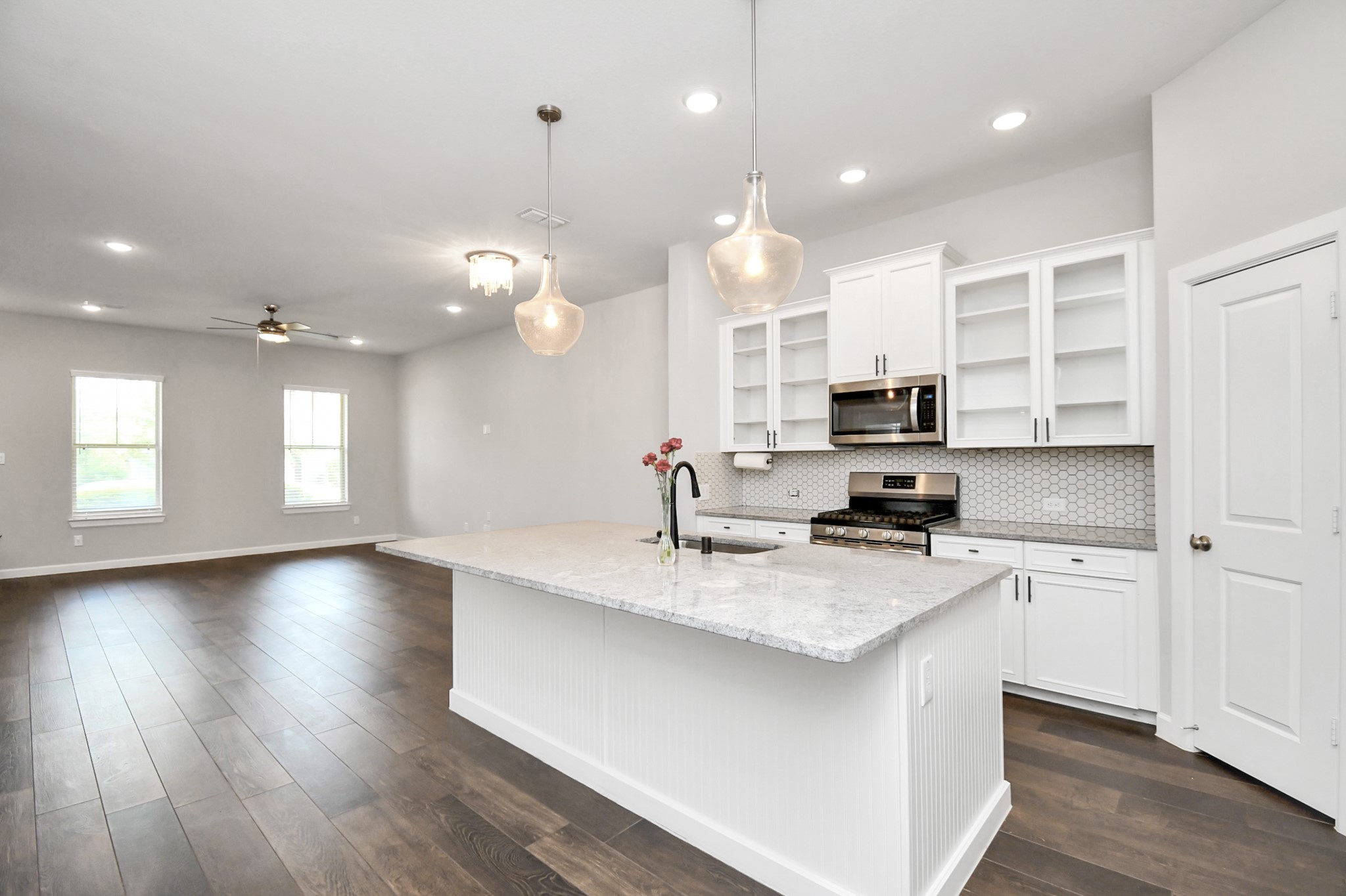 6026 Dark Kite Trail Property Photo 8