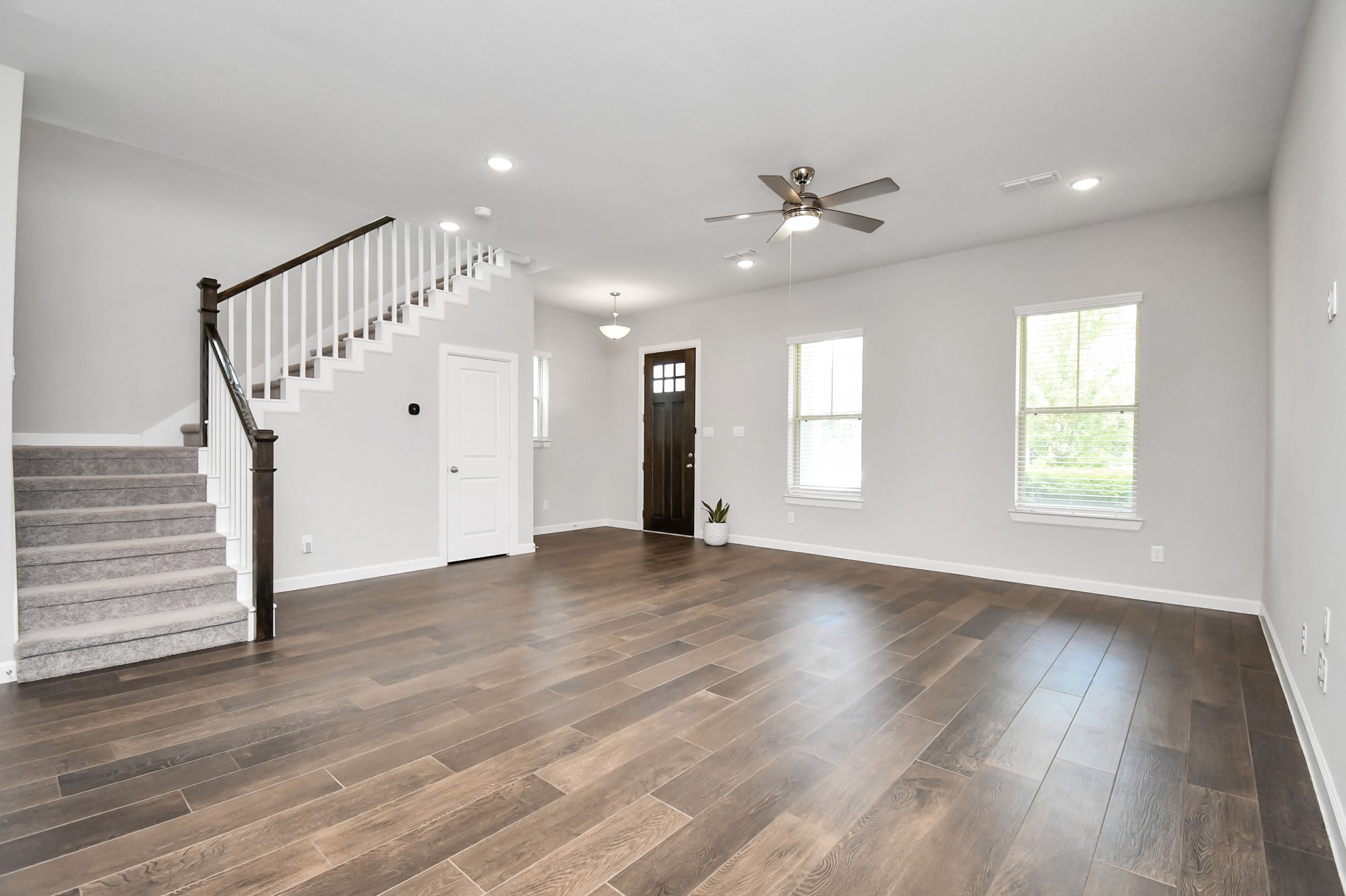 6026 Dark Kite Trail Property Photo 14