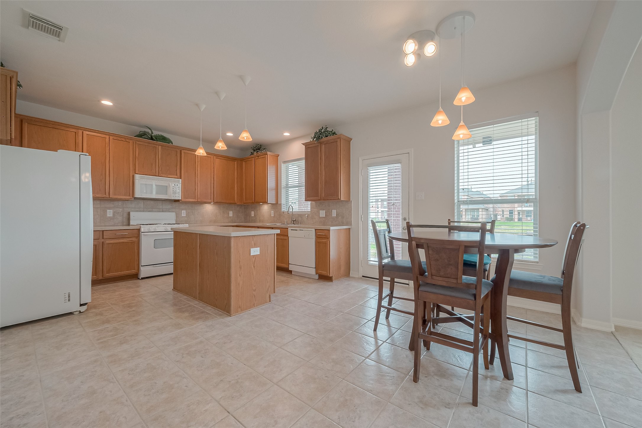 18118 Billabong Crescent Court Property Photo 14