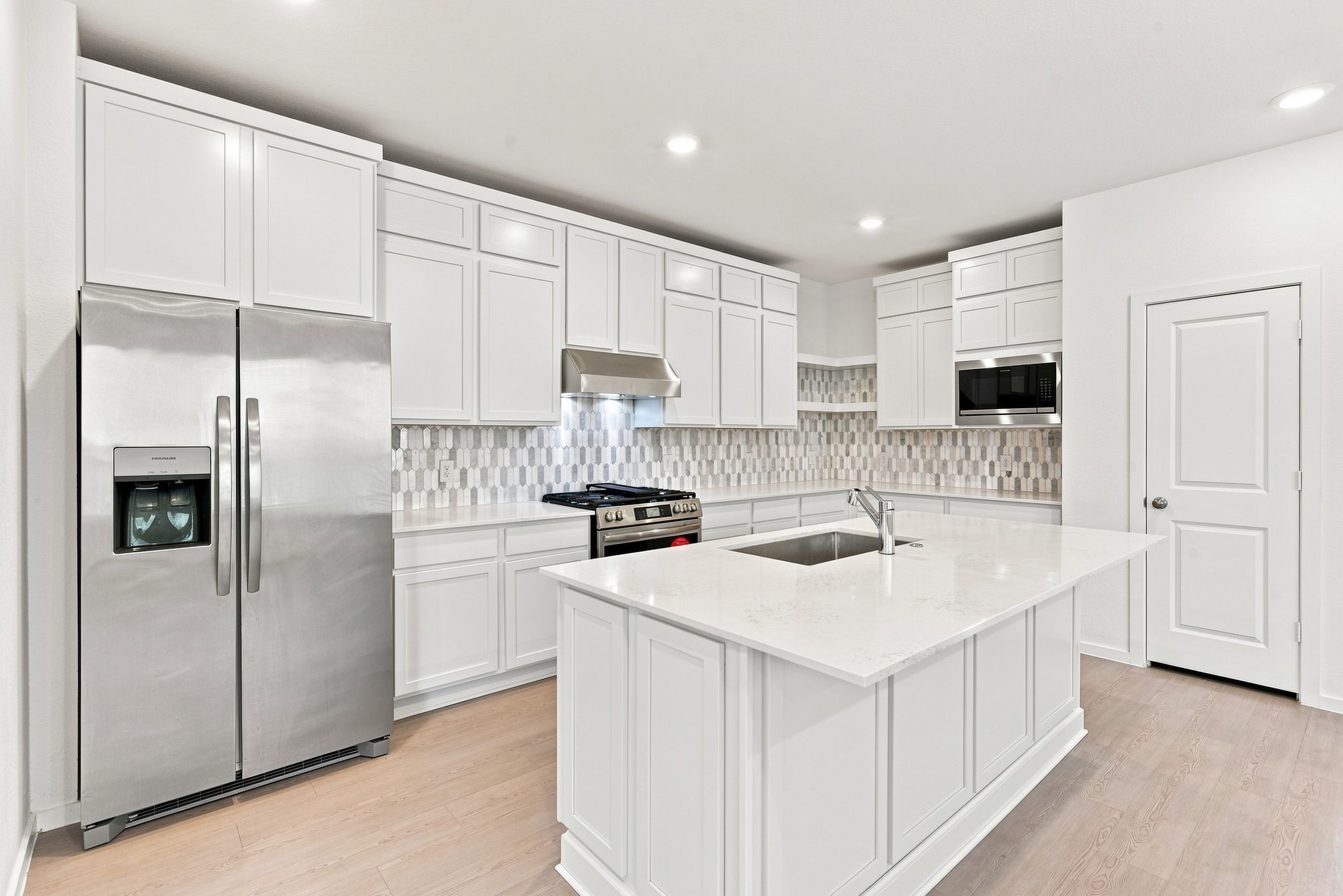 6407 Serenity Terrace Drive Property Photo 13