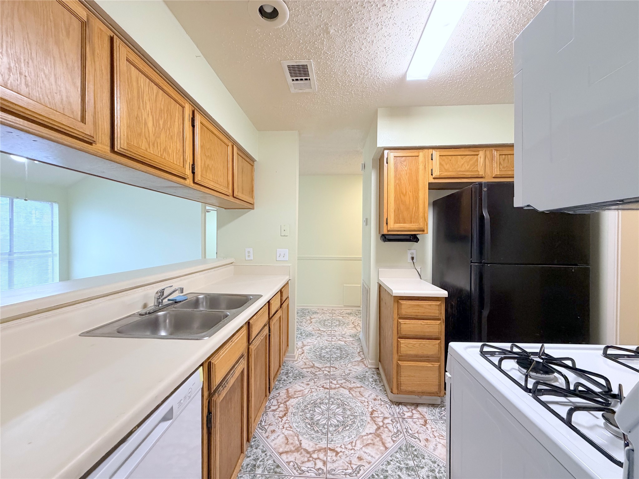6711 Prairie Village Drive Property Photo 6