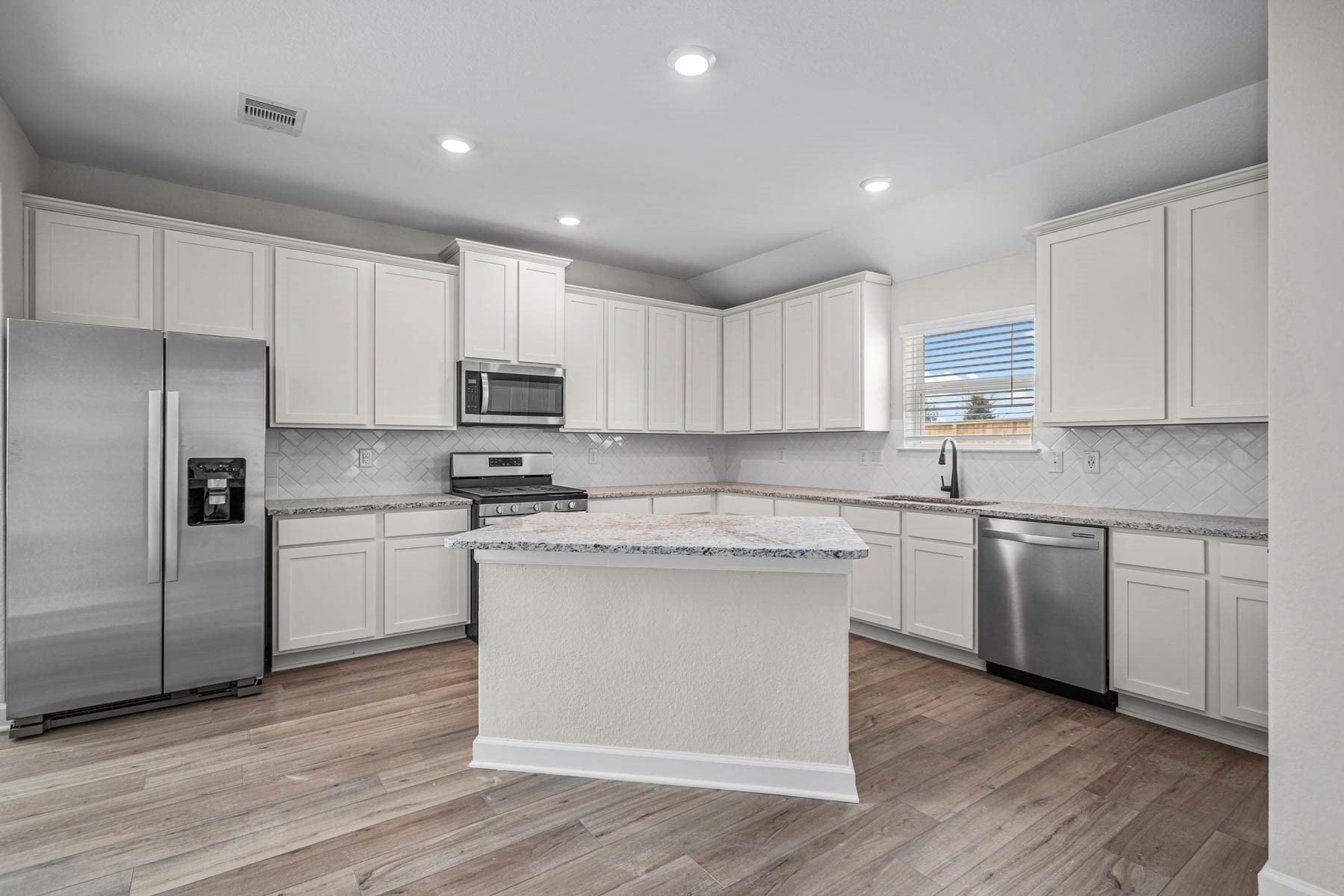 14002 Starboard Reach Drive Property Photo 4