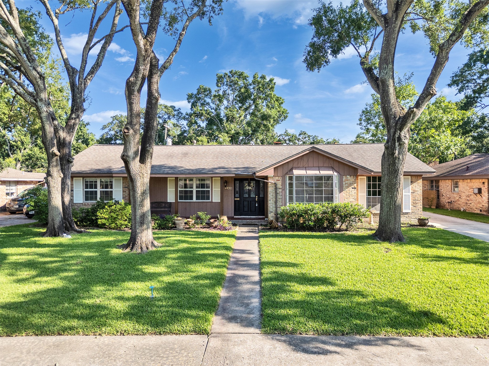 426 Shadow Creek Drive Property Photo 1