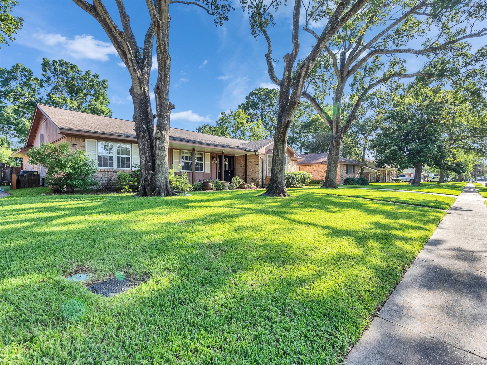 426 Shadow Creek Drive Property Photo 3