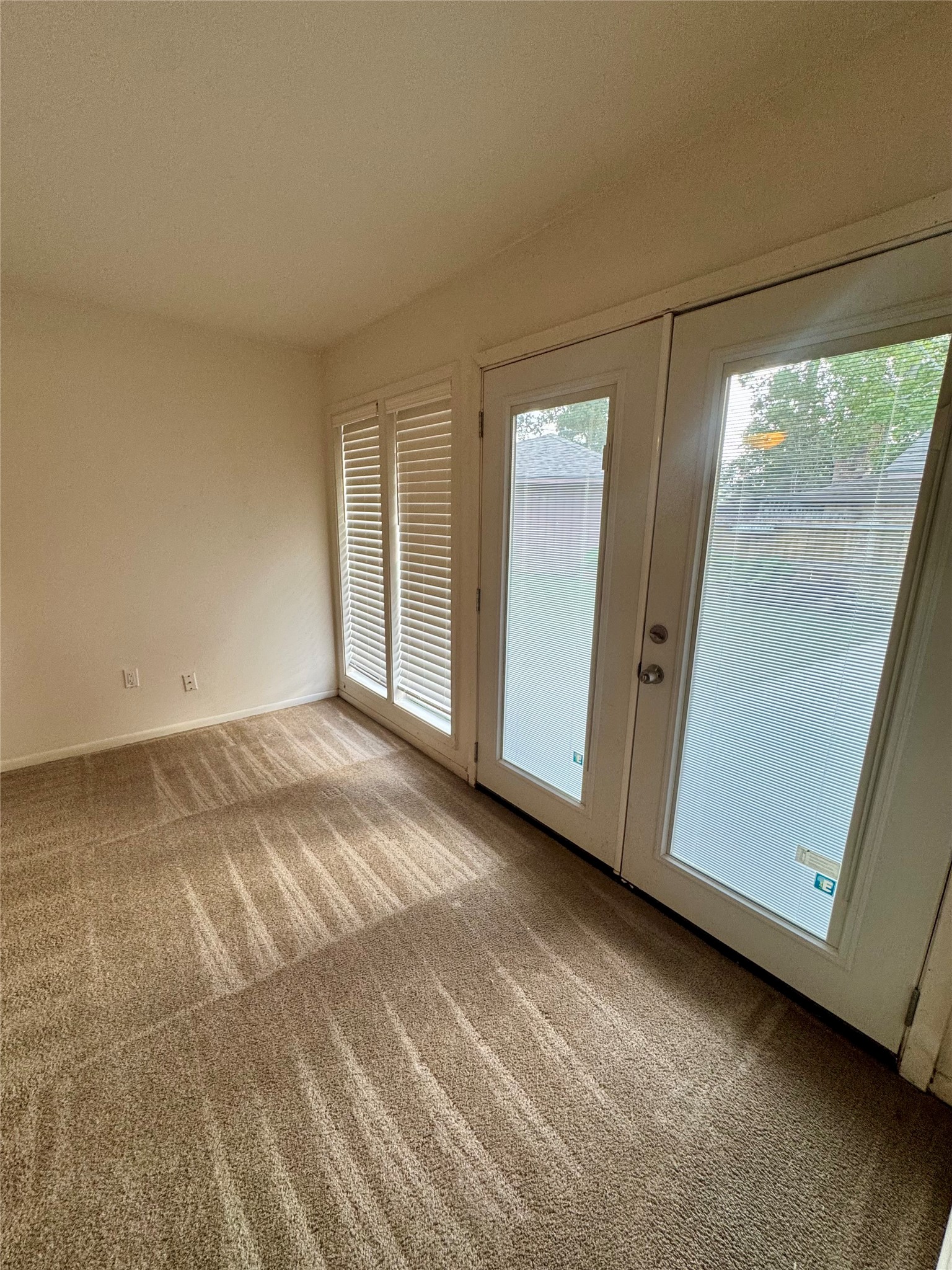 426 Shadow Creek Drive Property Photo 6