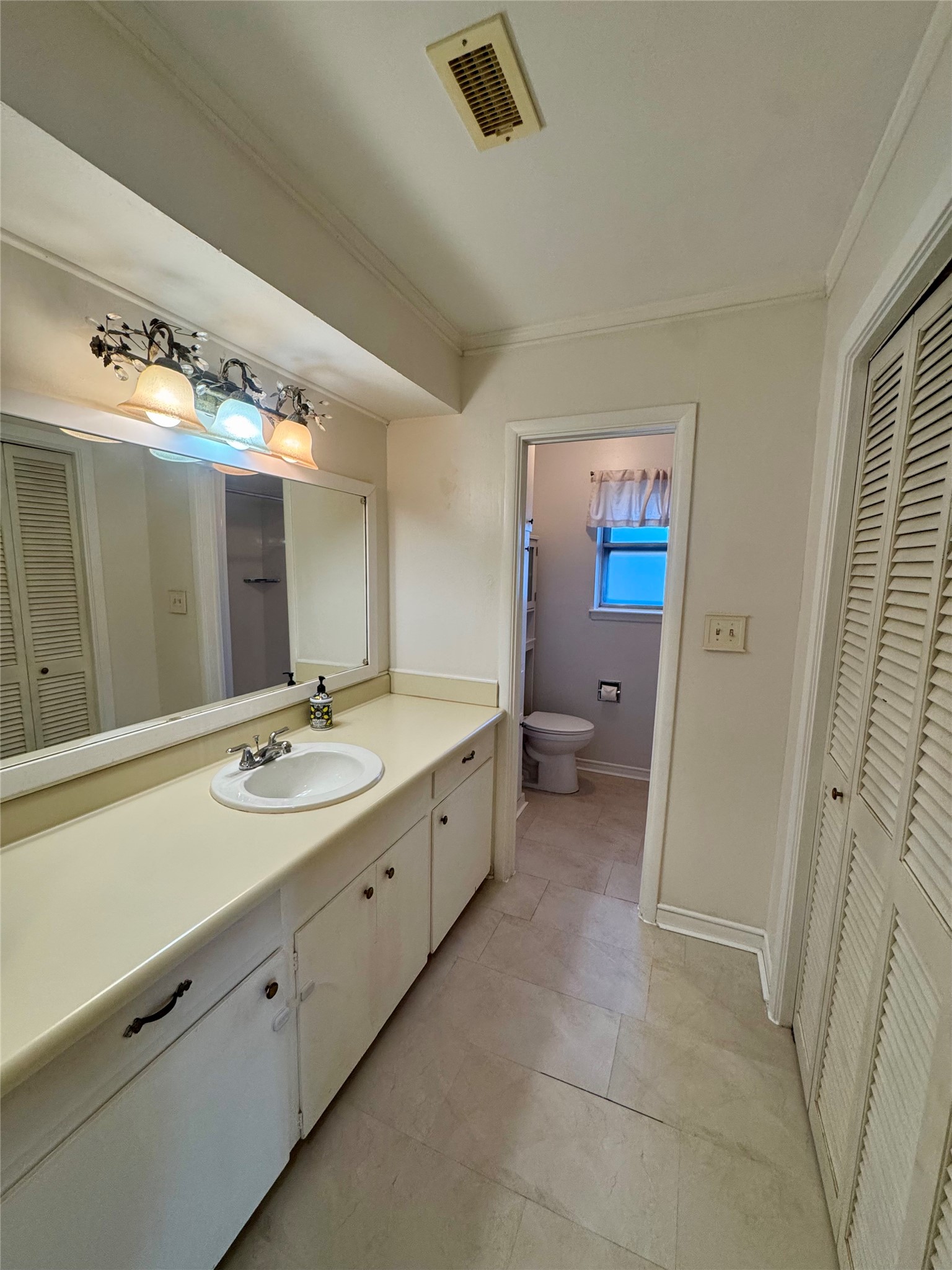 426 Shadow Creek Drive Property Photo 12