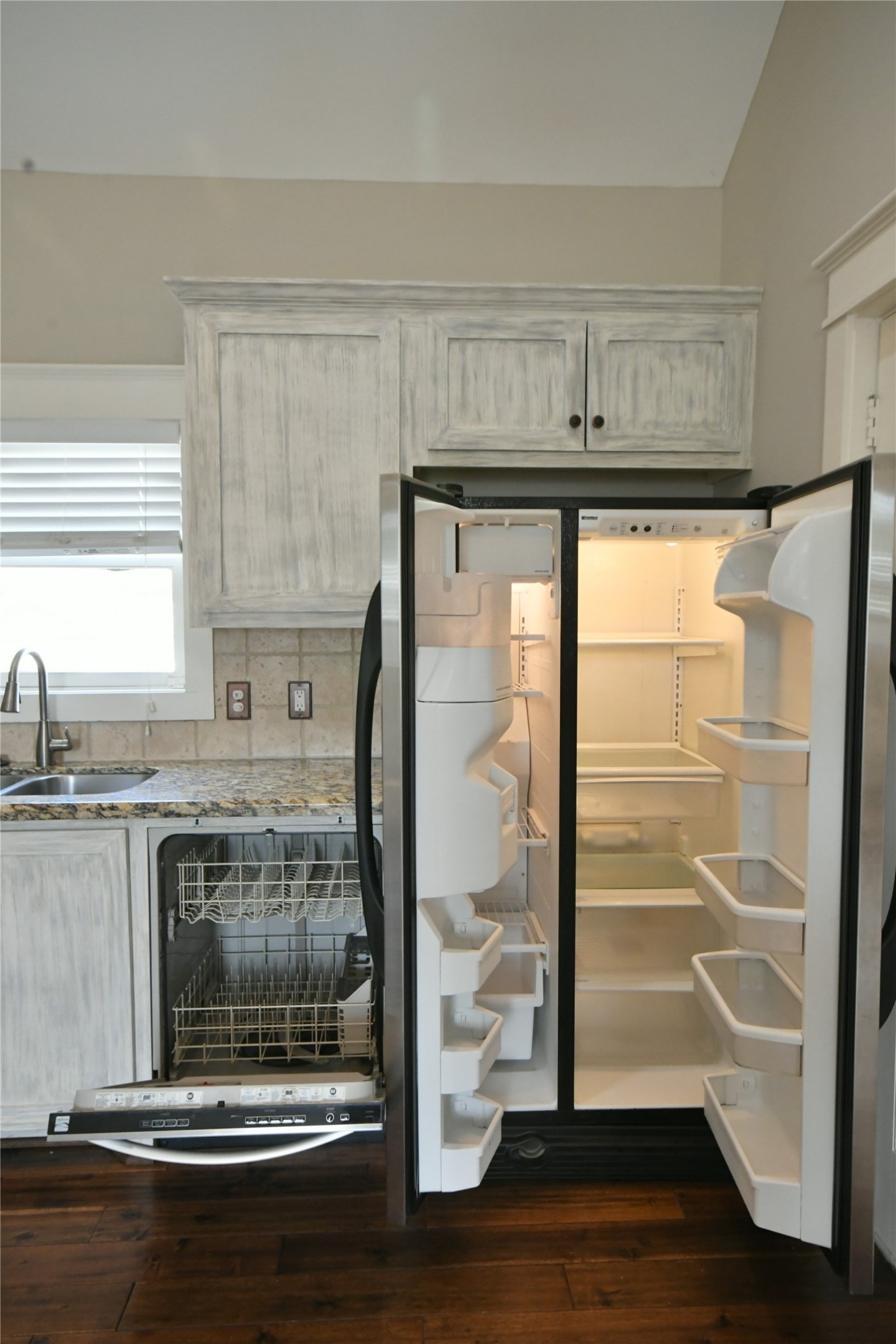536 Columbia A Property Photo 8