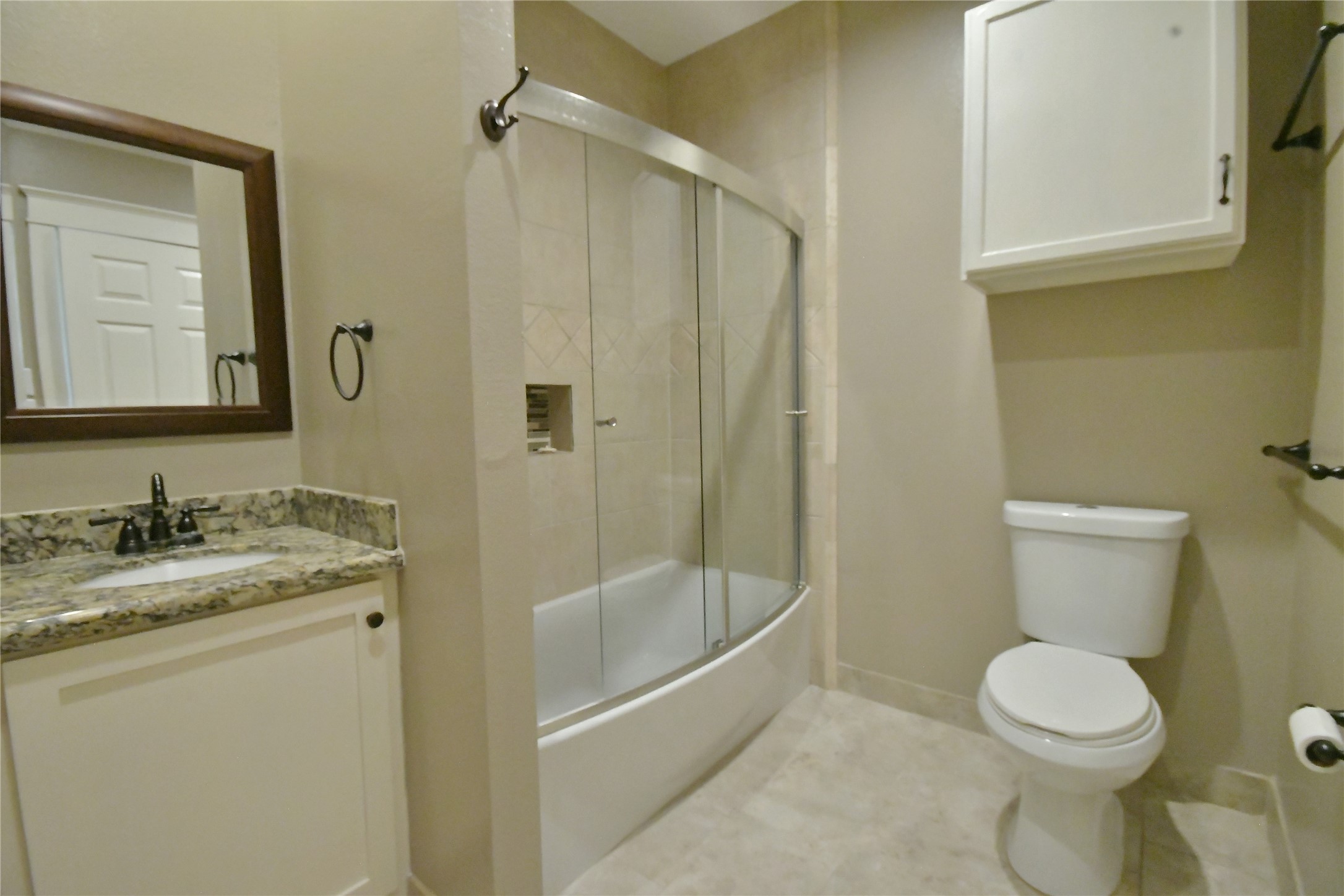536 Columbia A Property Photo 16