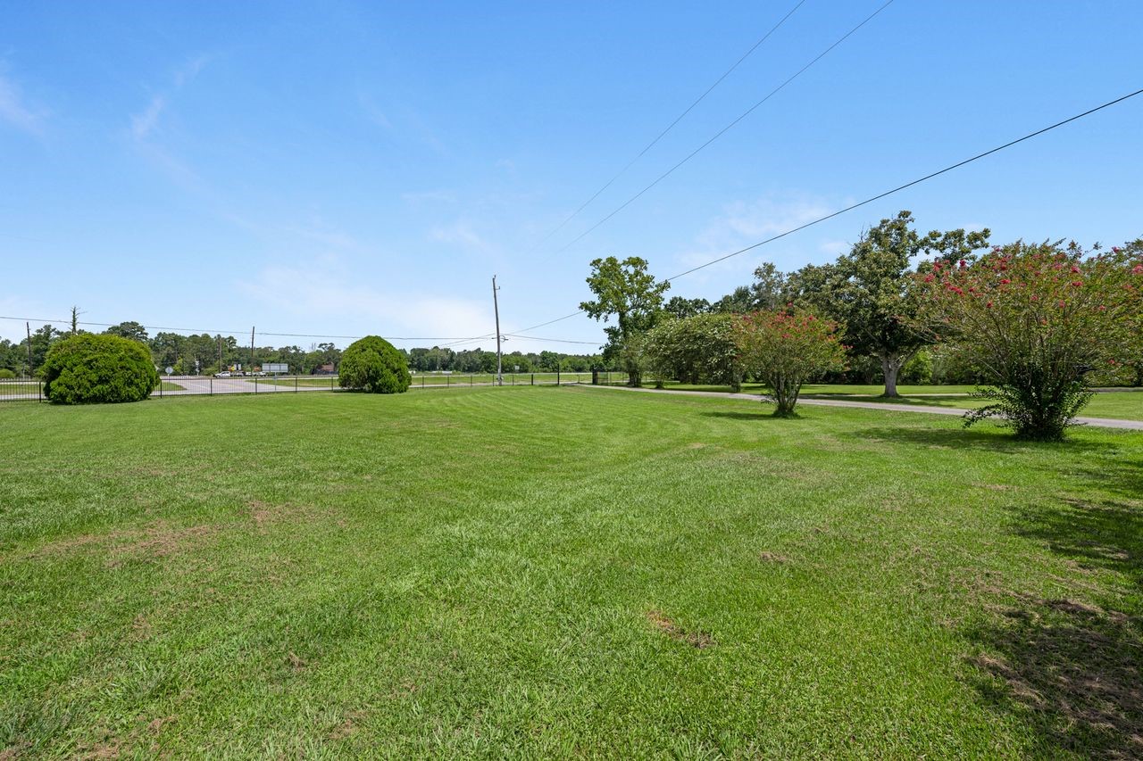 9810 Highway 90 Property Photo 17