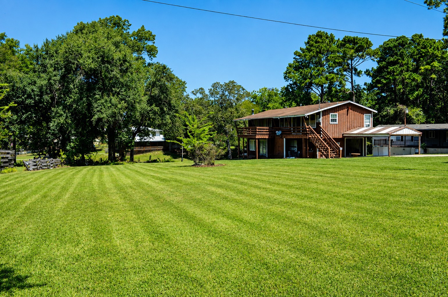 242 Lamenda Avenue Property Photo 3