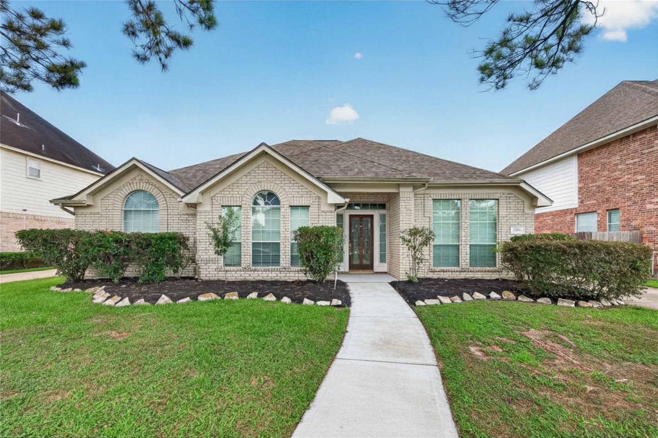 2726 Martinec Drive Property Photo 1
