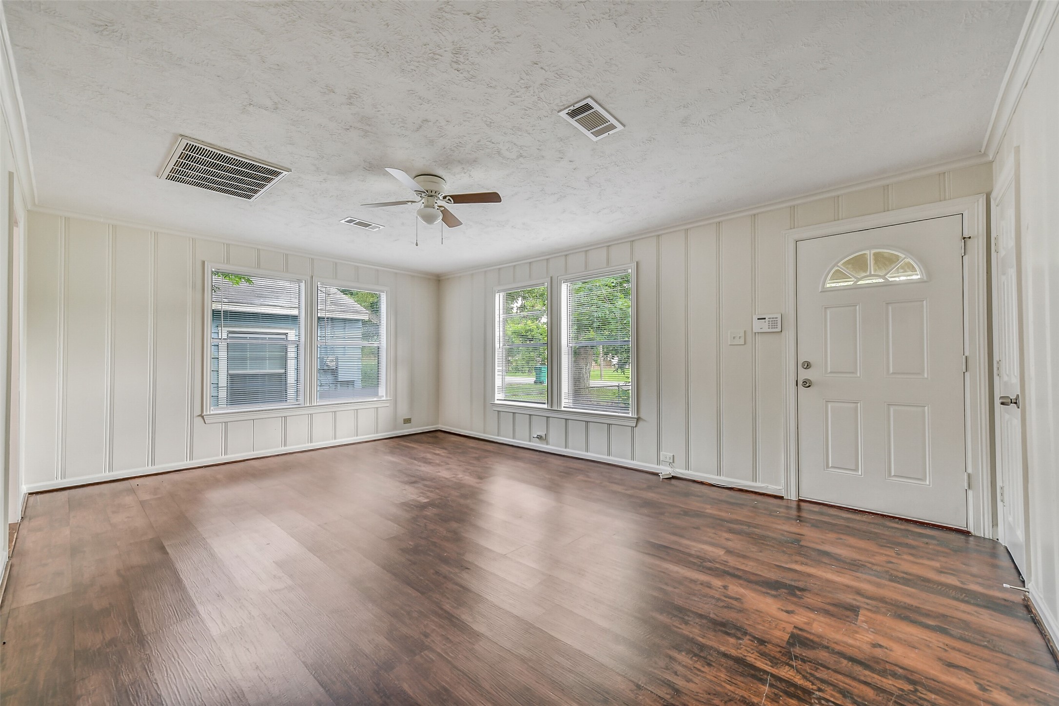 809 Chestnut Street Property Photo 3