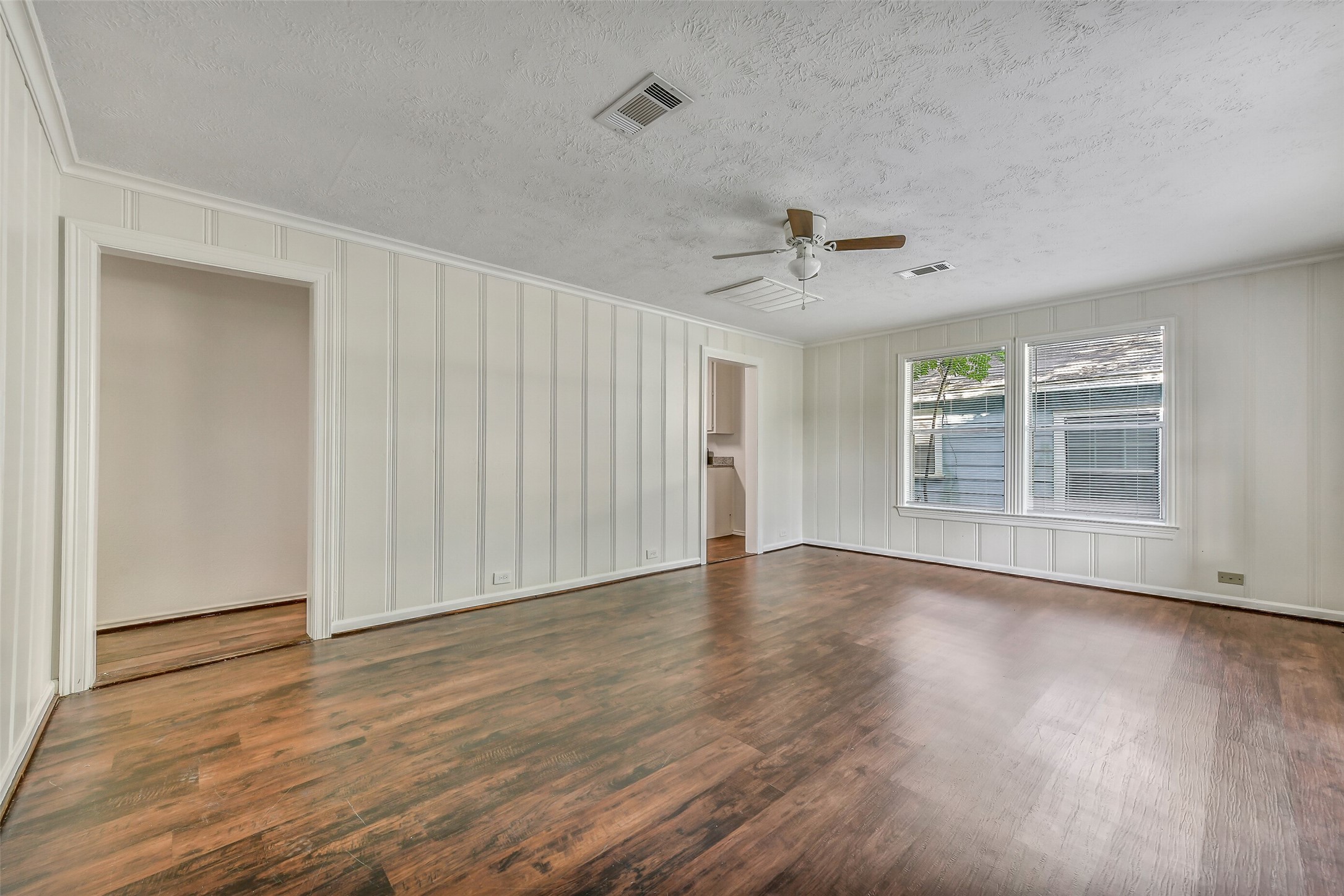 809 Chestnut Street Property Photo 5