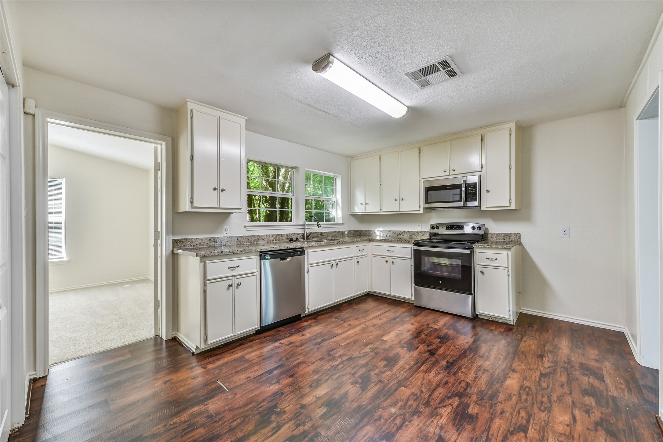 809 Chestnut Street Property Photo 7
