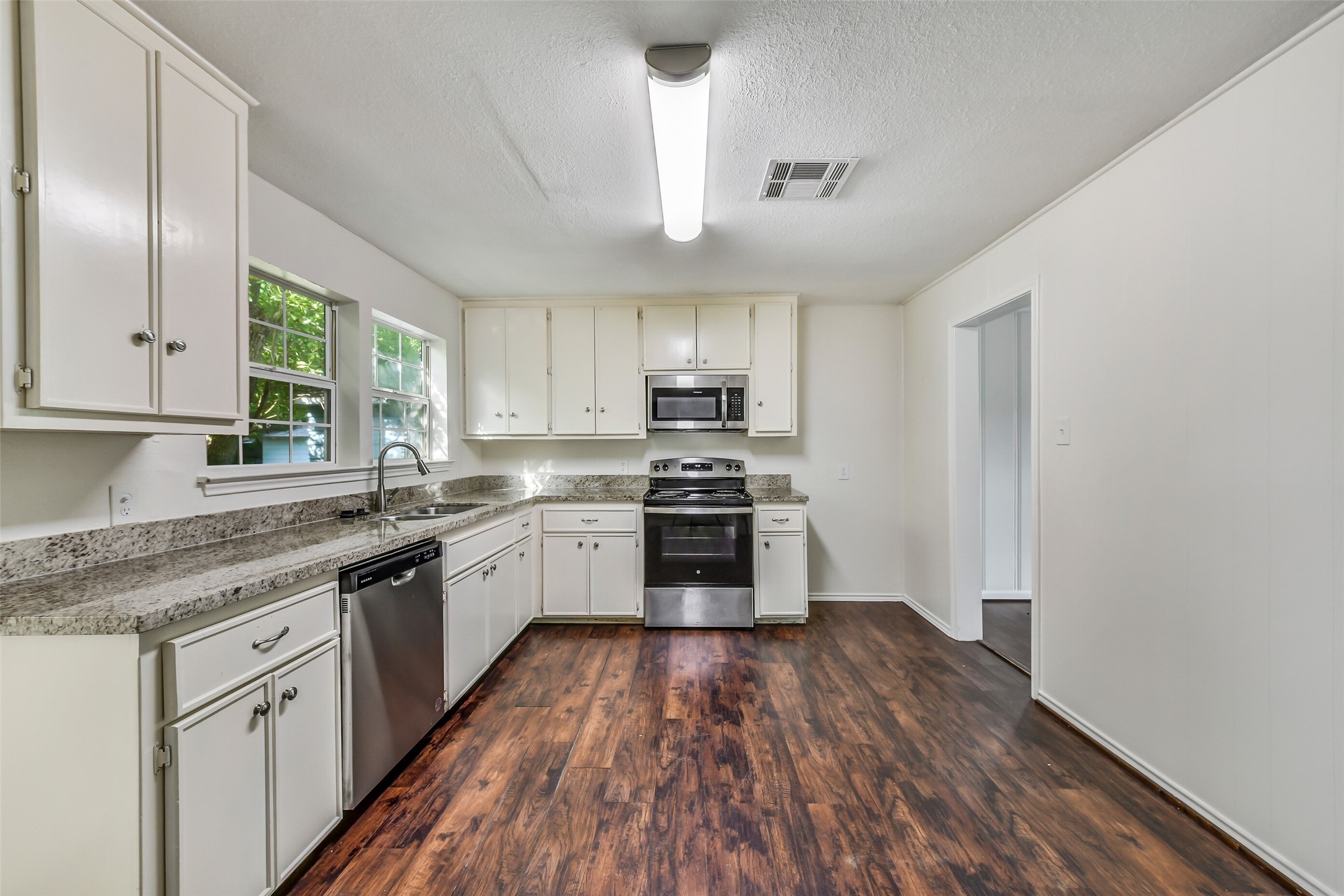 809 Chestnut Street Property Photo 8