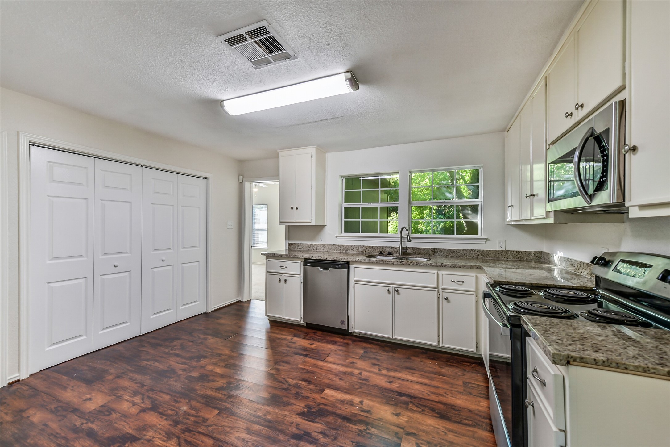 809 Chestnut Street Property Photo 10