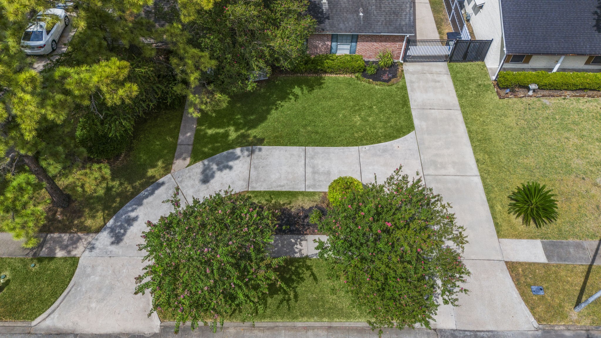 6102 Redding Road Property Photo 2