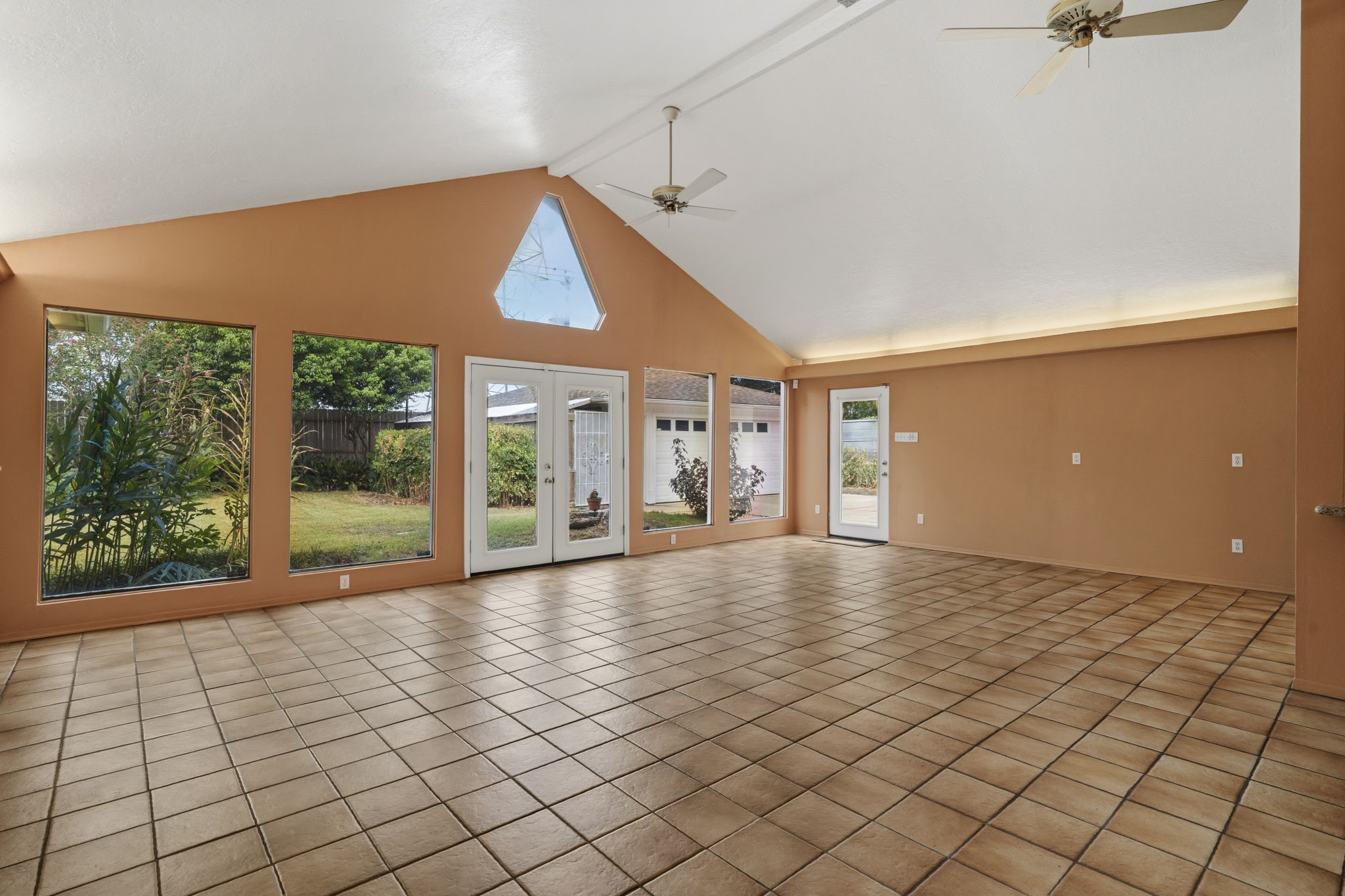 6102 Redding Road Property Photo 12