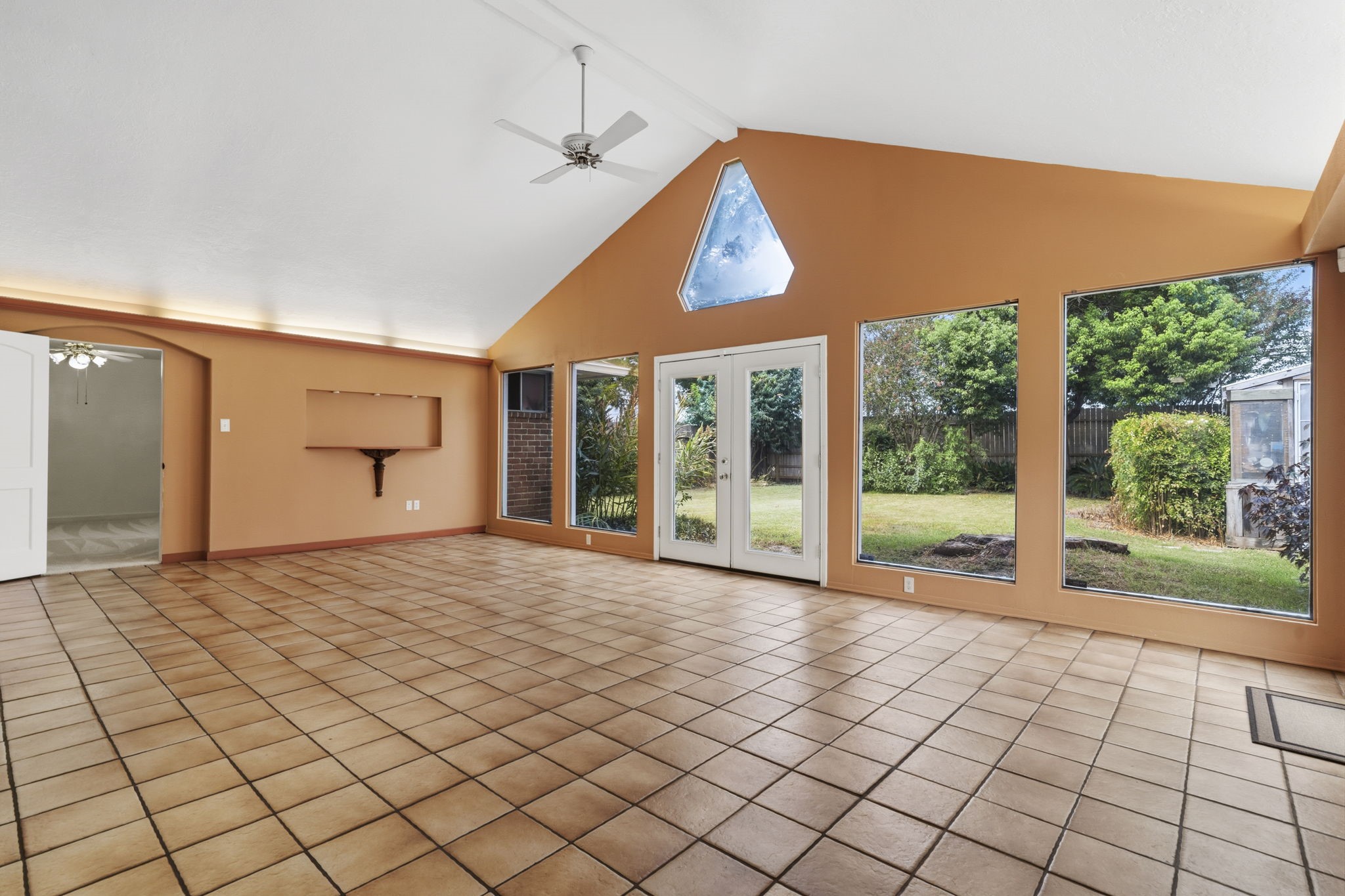 6102 Redding Road Property Photo 13