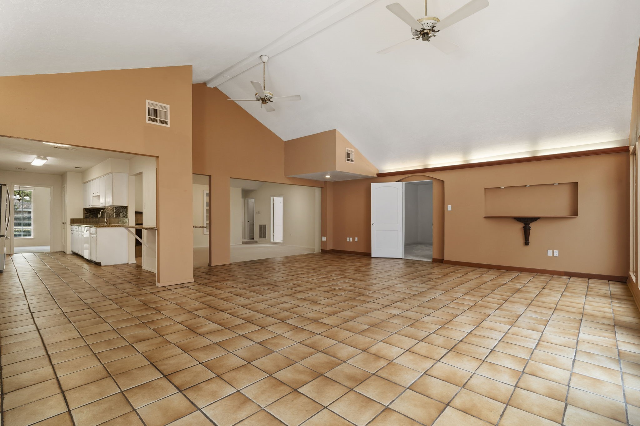6102 Redding Road Property Photo 14
