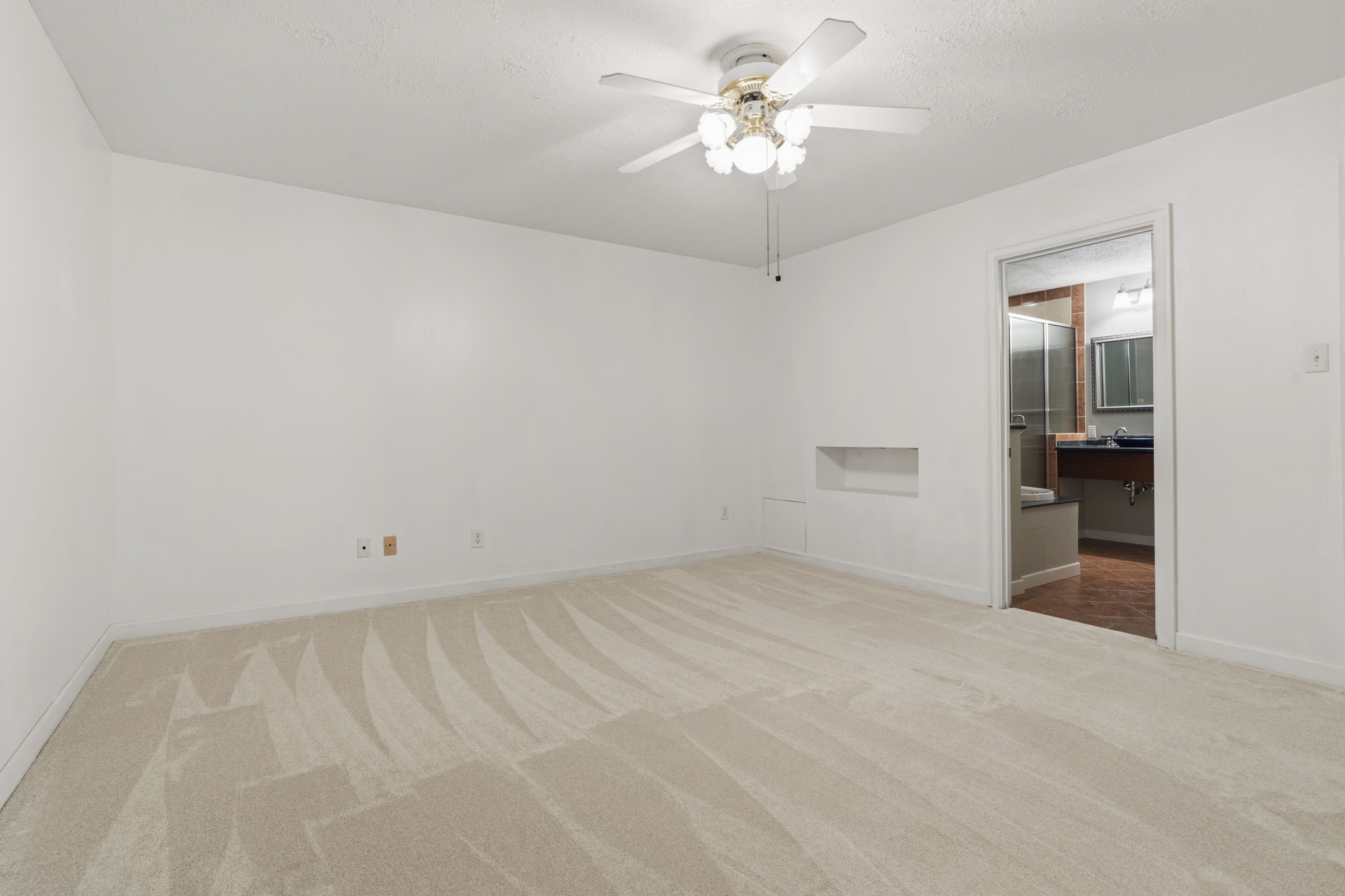 6102 Redding Road Property Photo 26