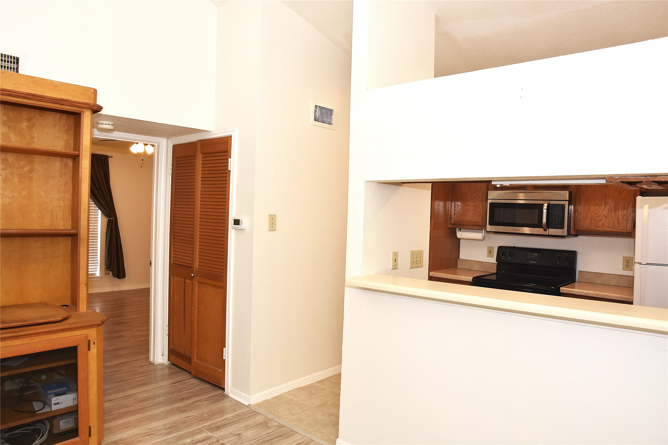 2121 El Paseo Street 2000 Property Photo 11