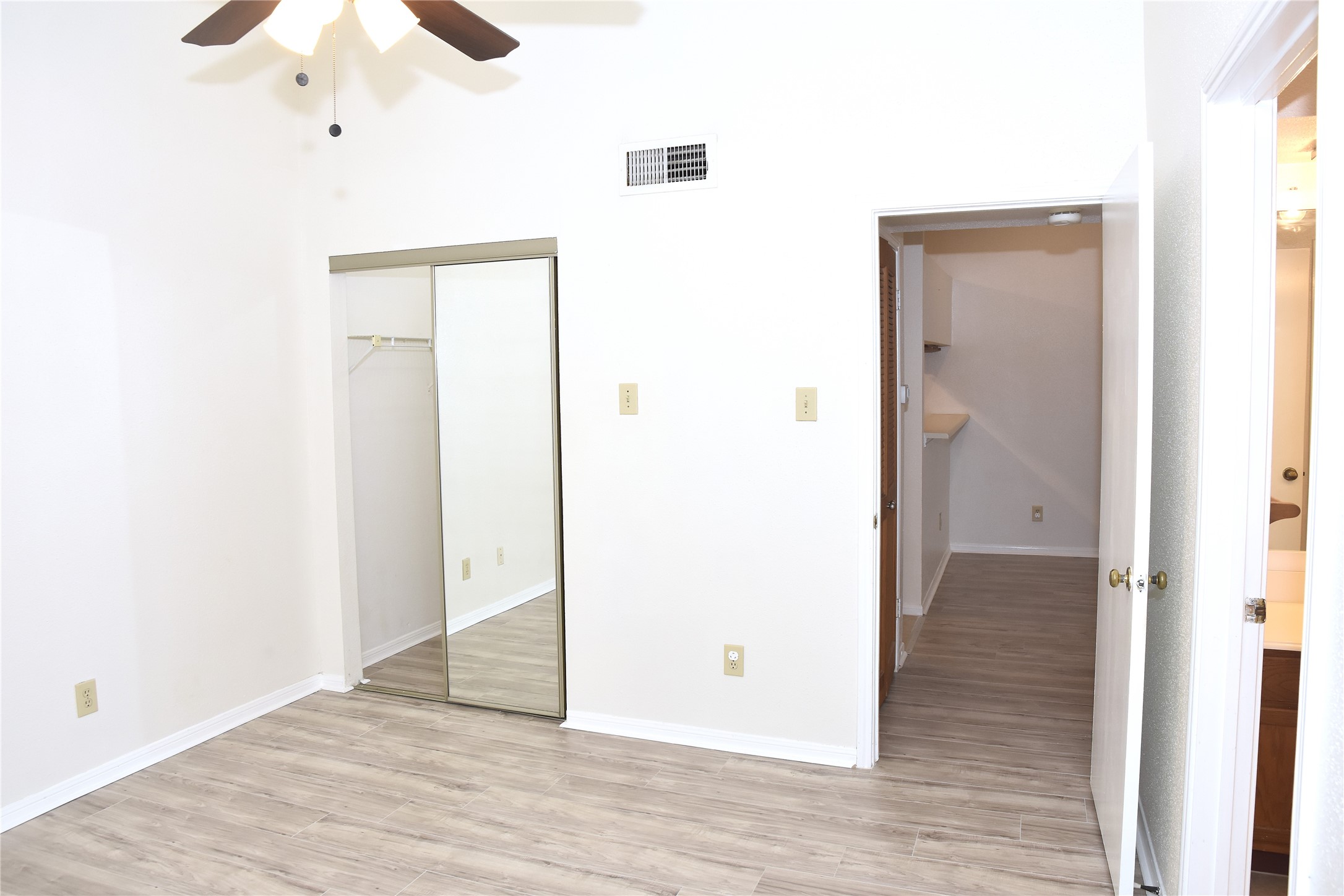 2121 El Paseo Street 2000 Property Photo 23