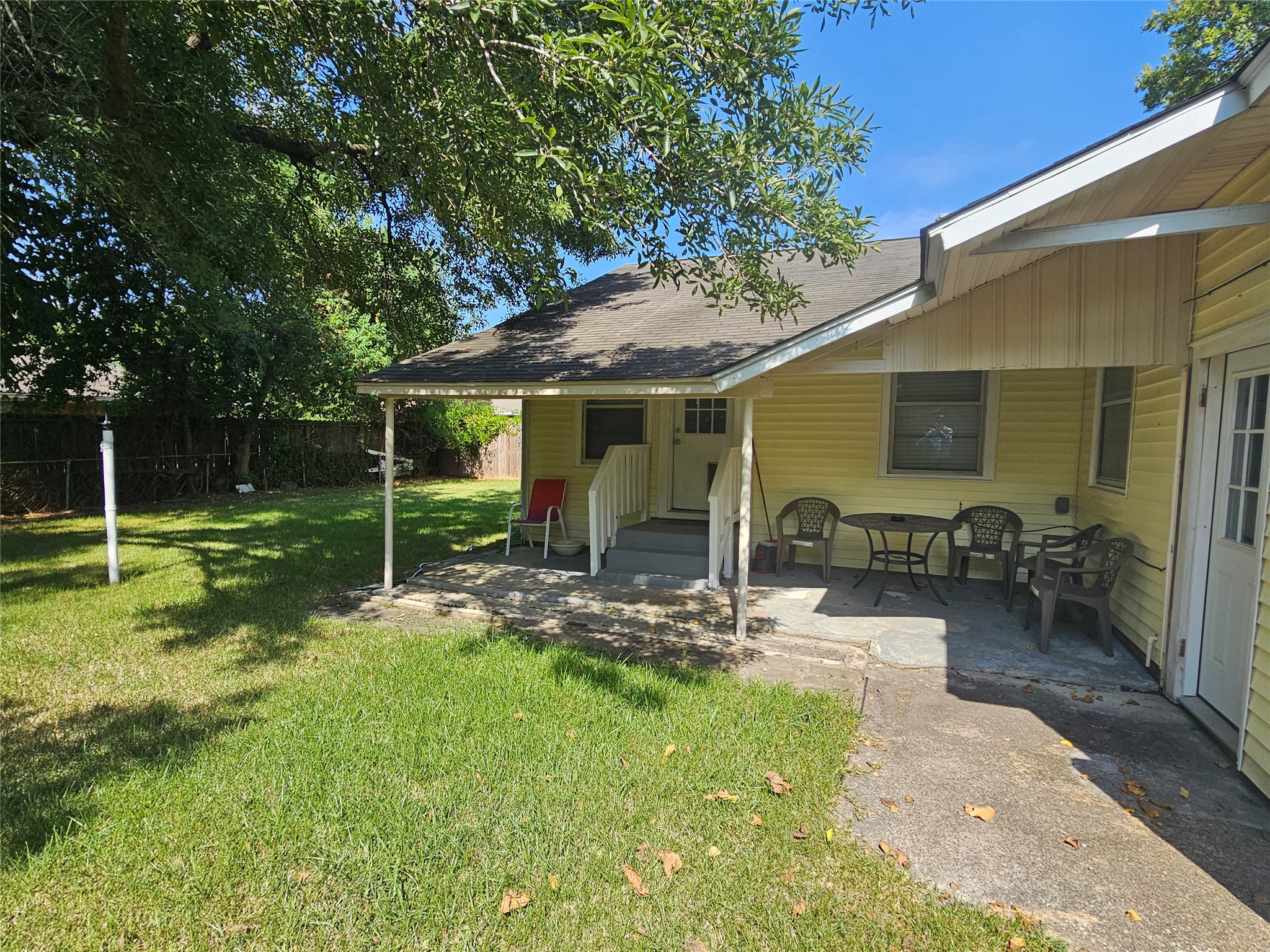 125 E 6th Street Property Photo 11