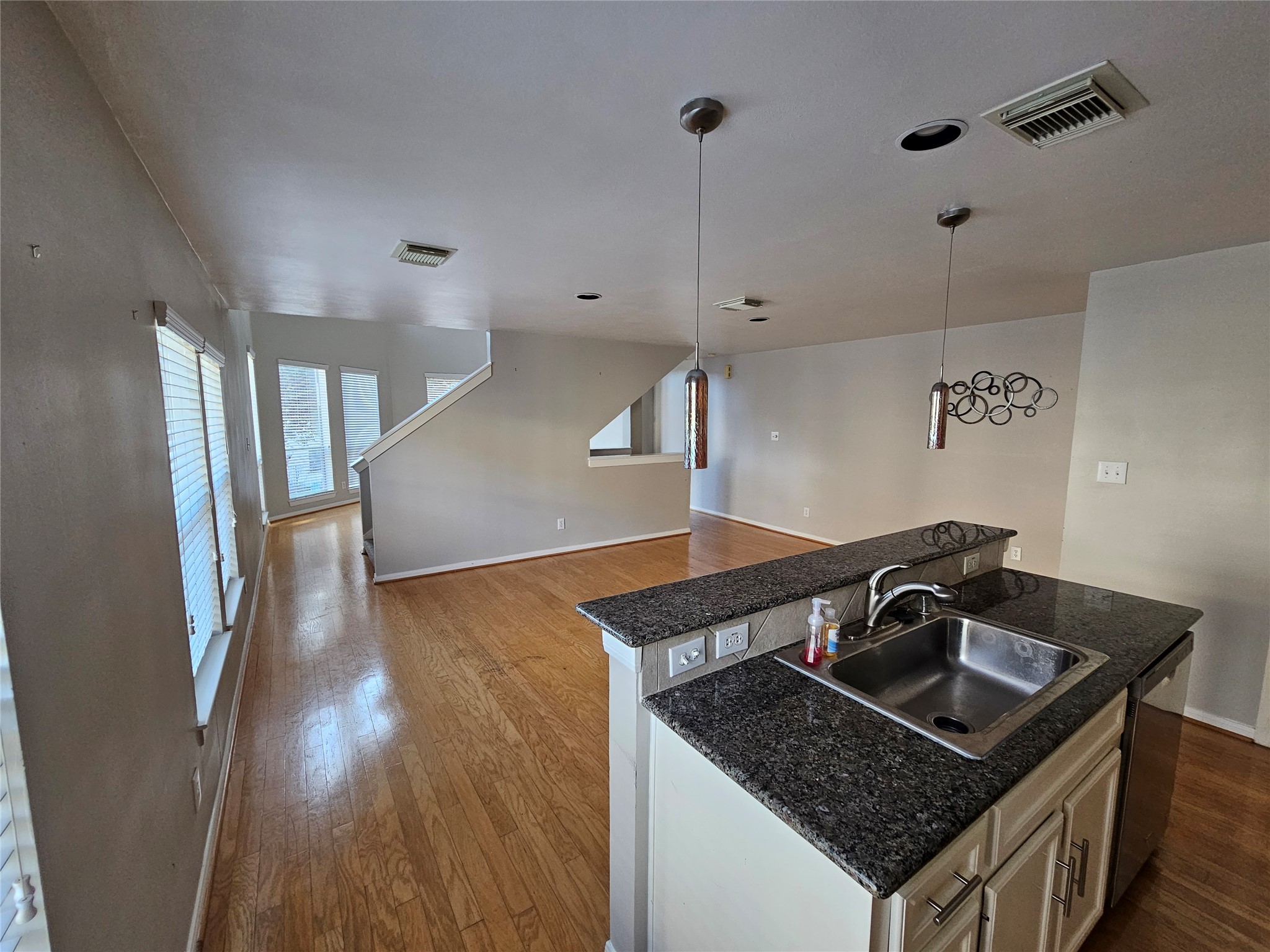 1271 W 17th Street Property Photo 7