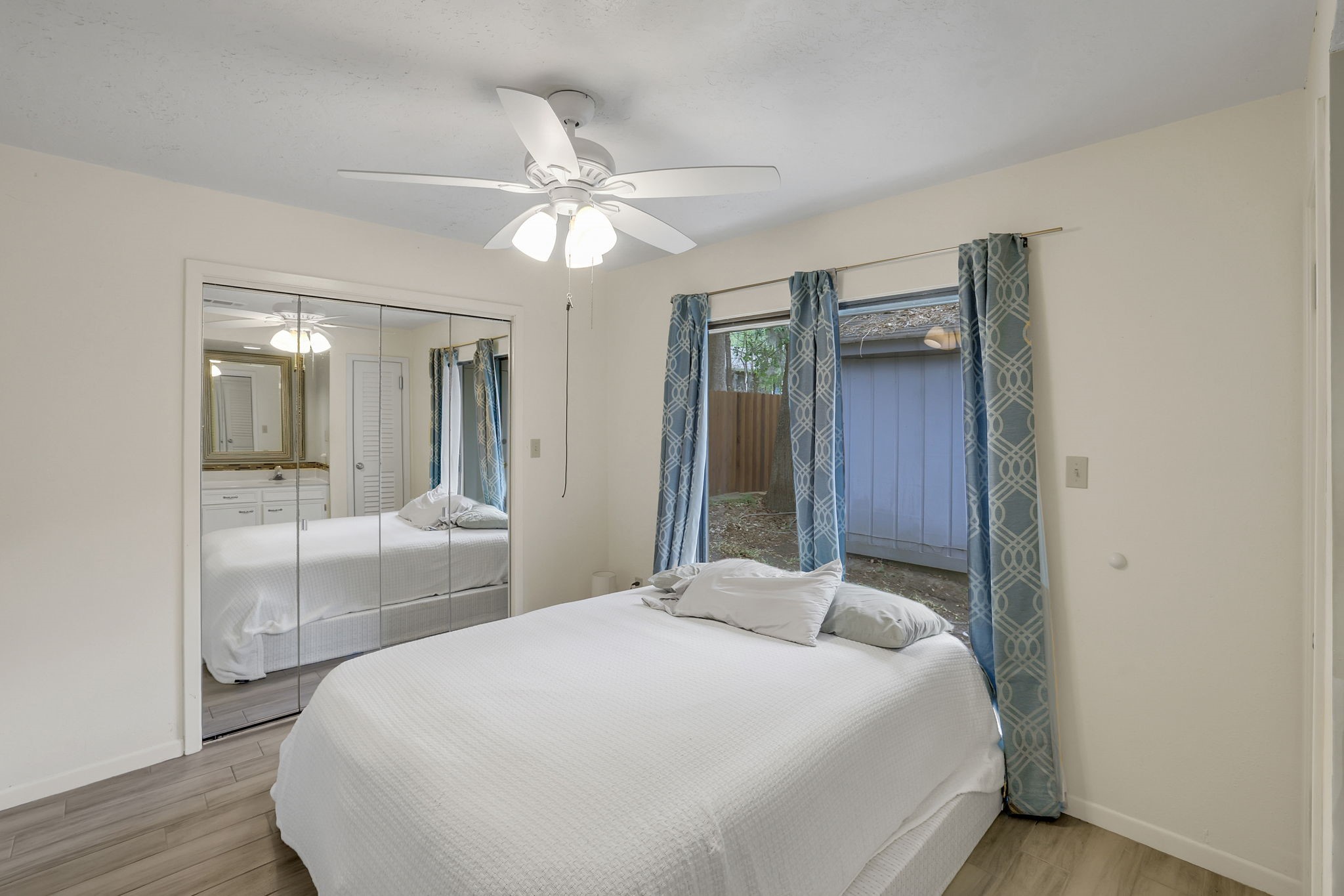 111 Harbour Row Drive Property Photo 16