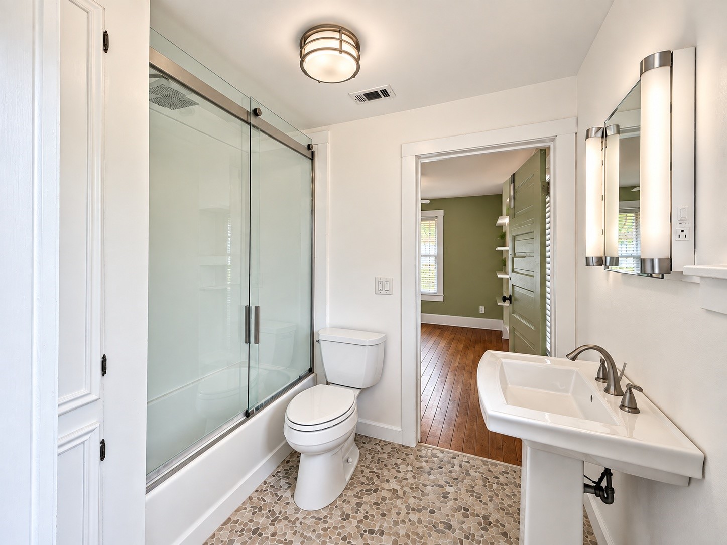 104 Flowers Street Property Photo 6