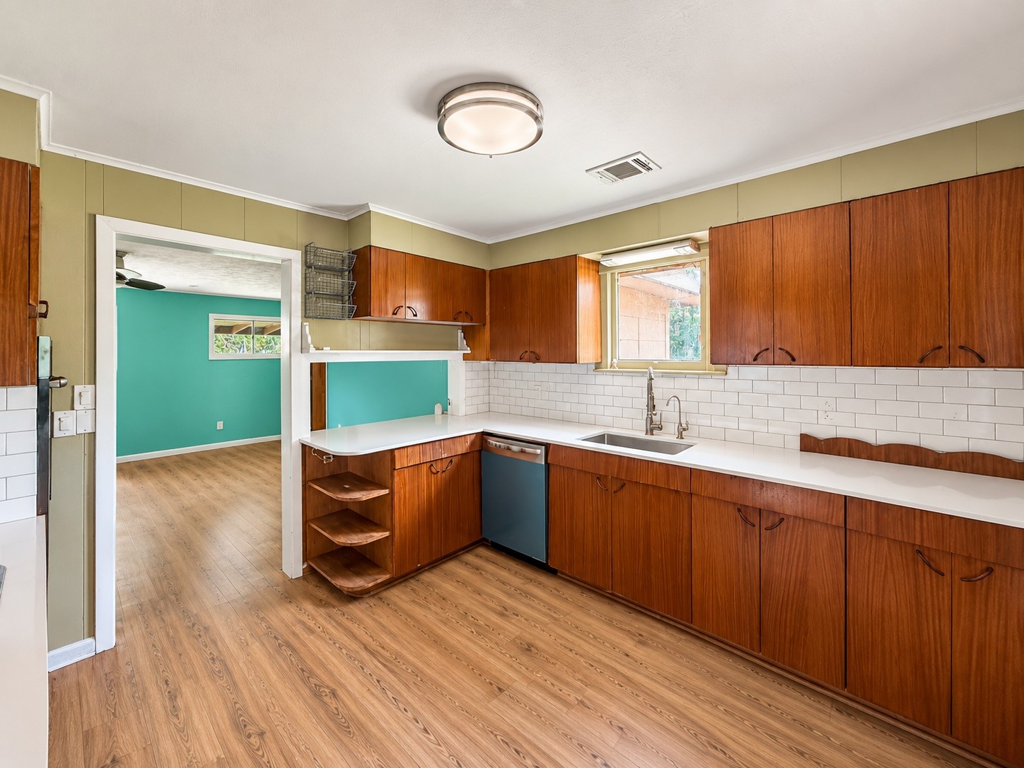 104 Flowers Street Property Photo 8