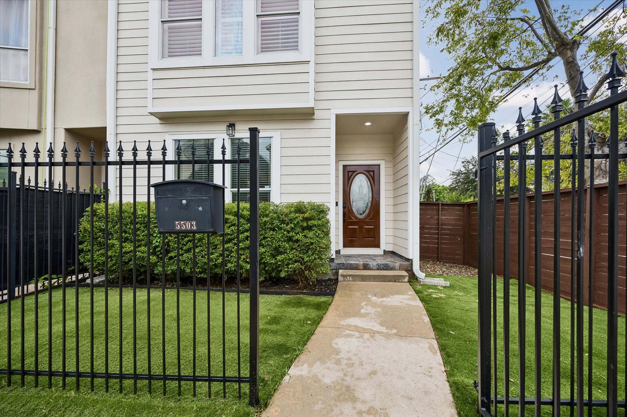 5503 Darling Street Property Photo 2