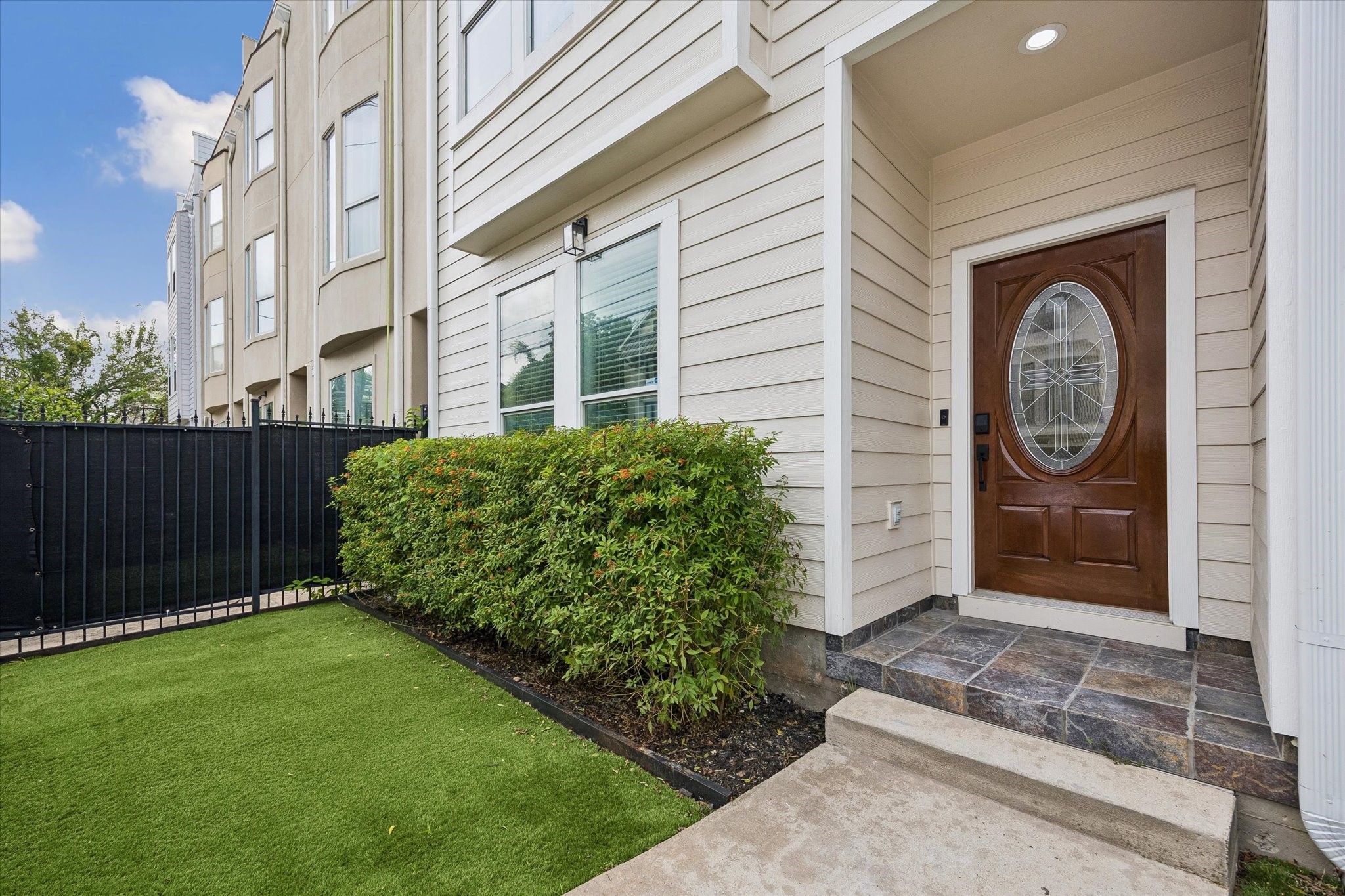 5503 Darling Street Property Photo 3